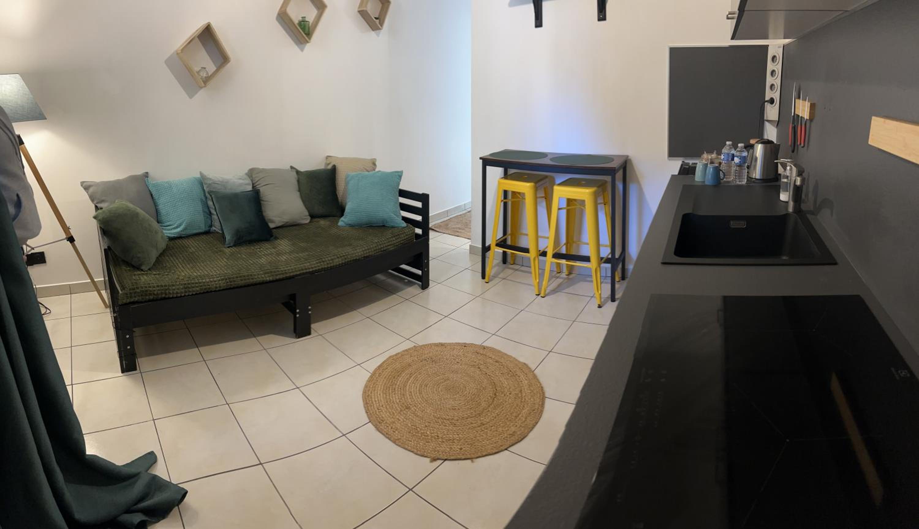 Deluxe Studio - Photo 2