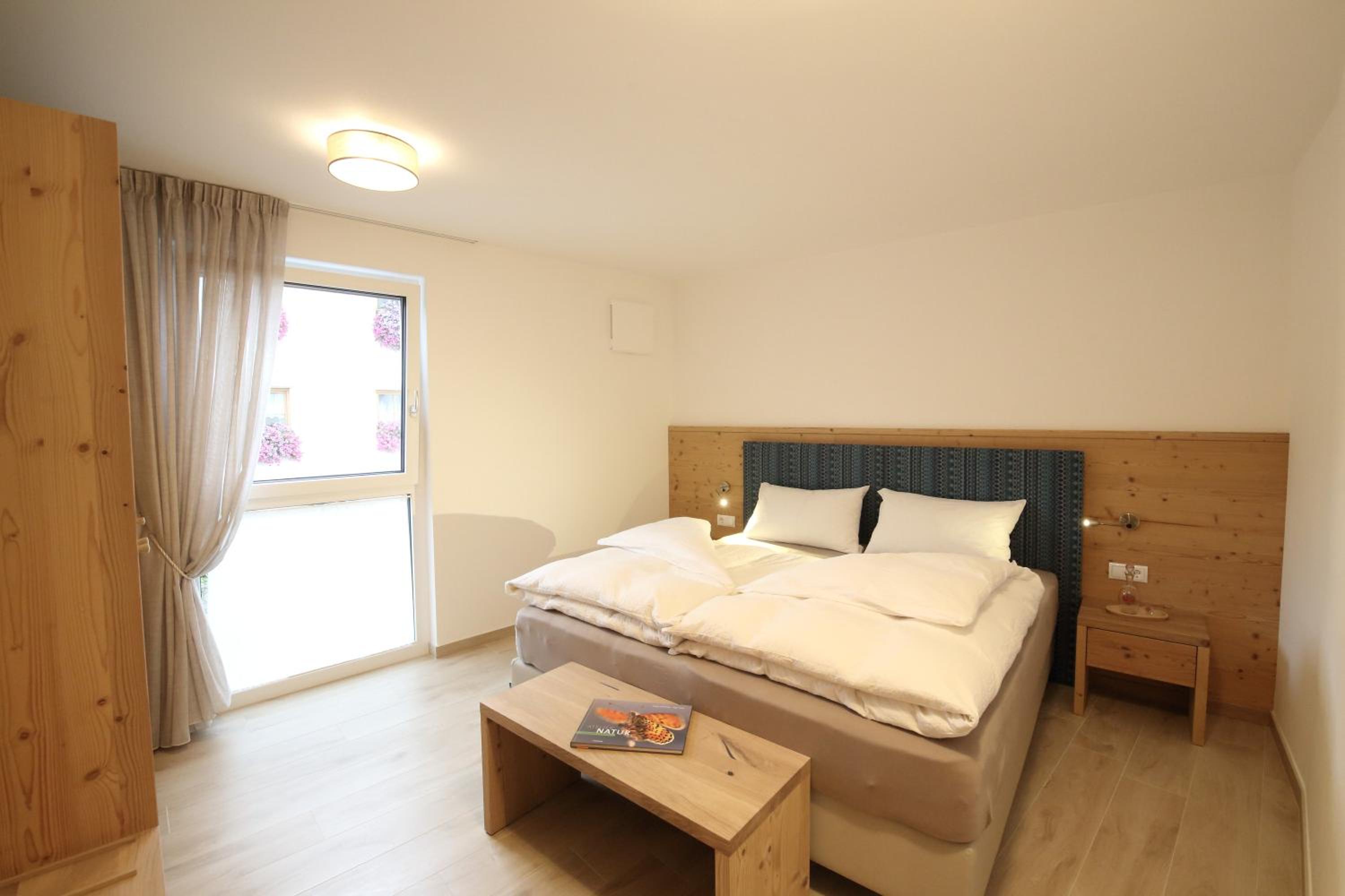 Two-Bedroom Deluxe Apartment with Garden View photo 1