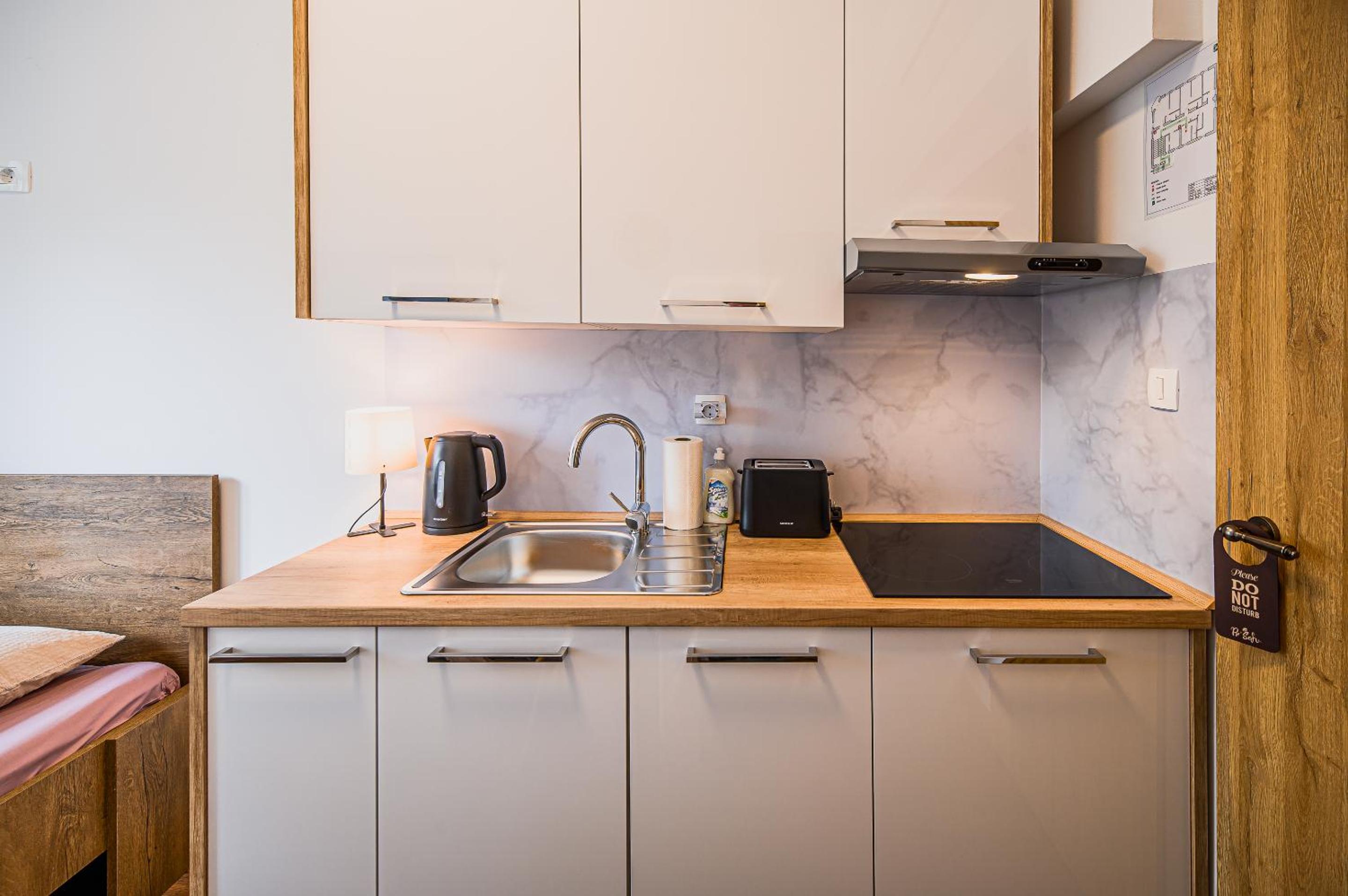 Studio Apartment 4 photo 3
