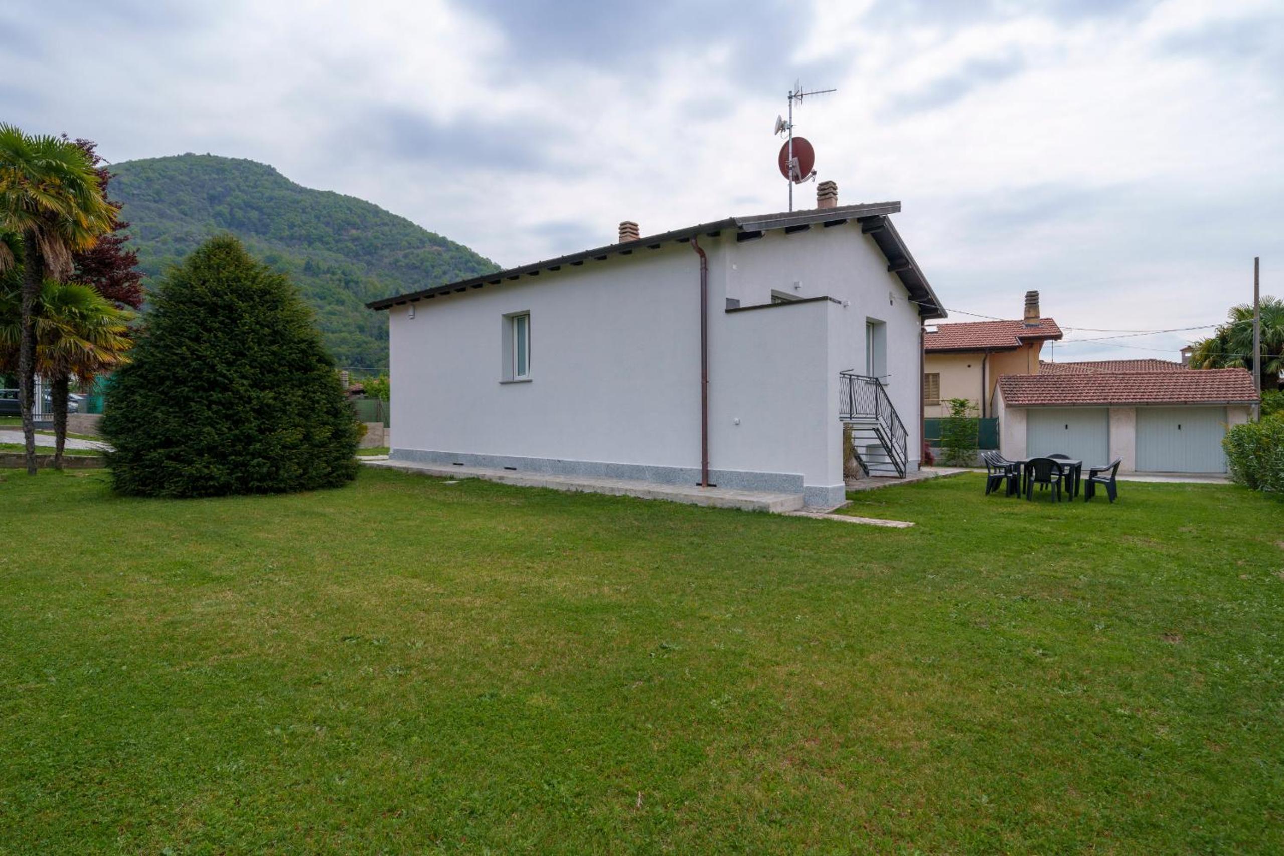 Two-Bedroom House photo 3