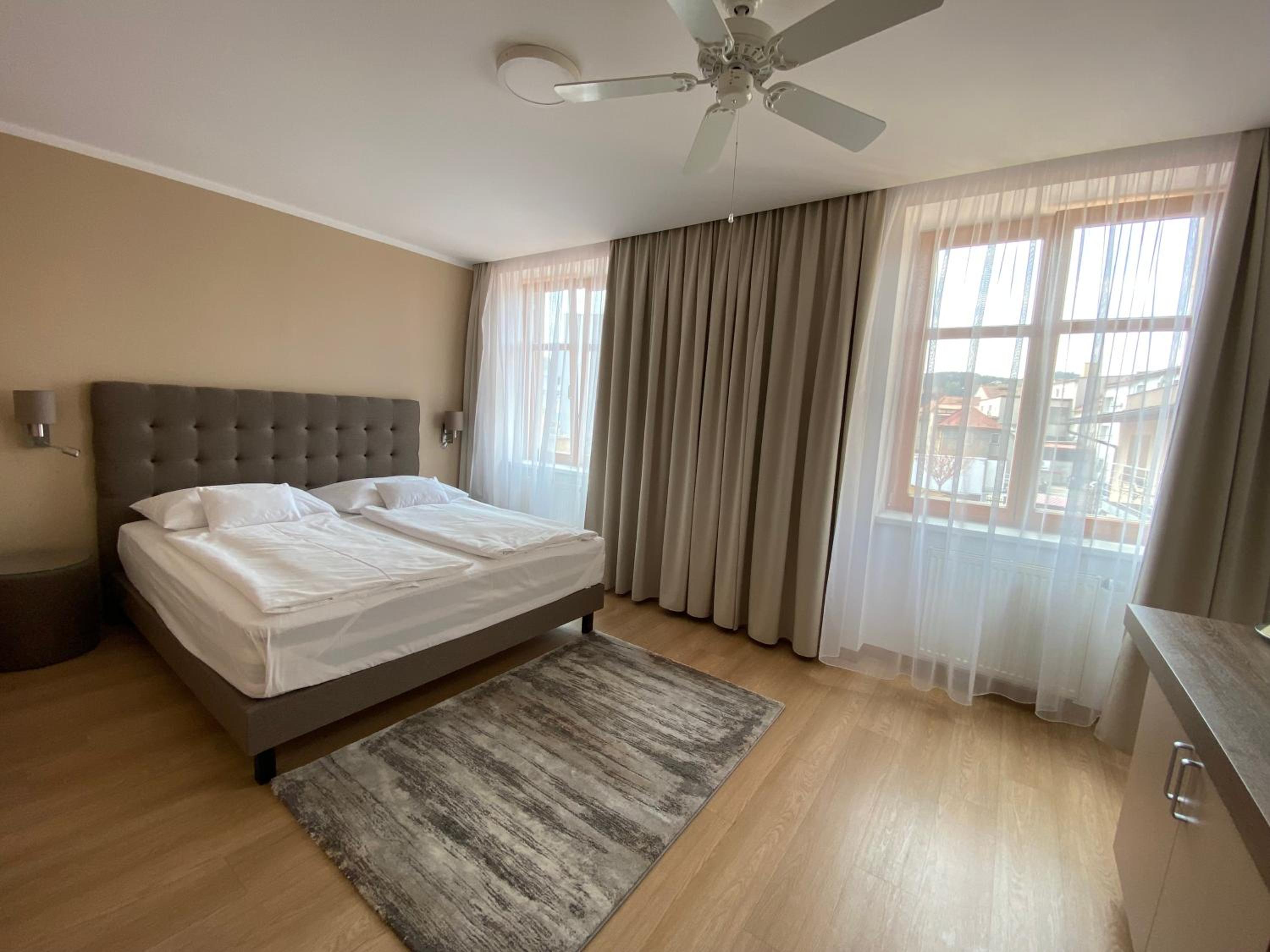 Double Room - Photo 3
