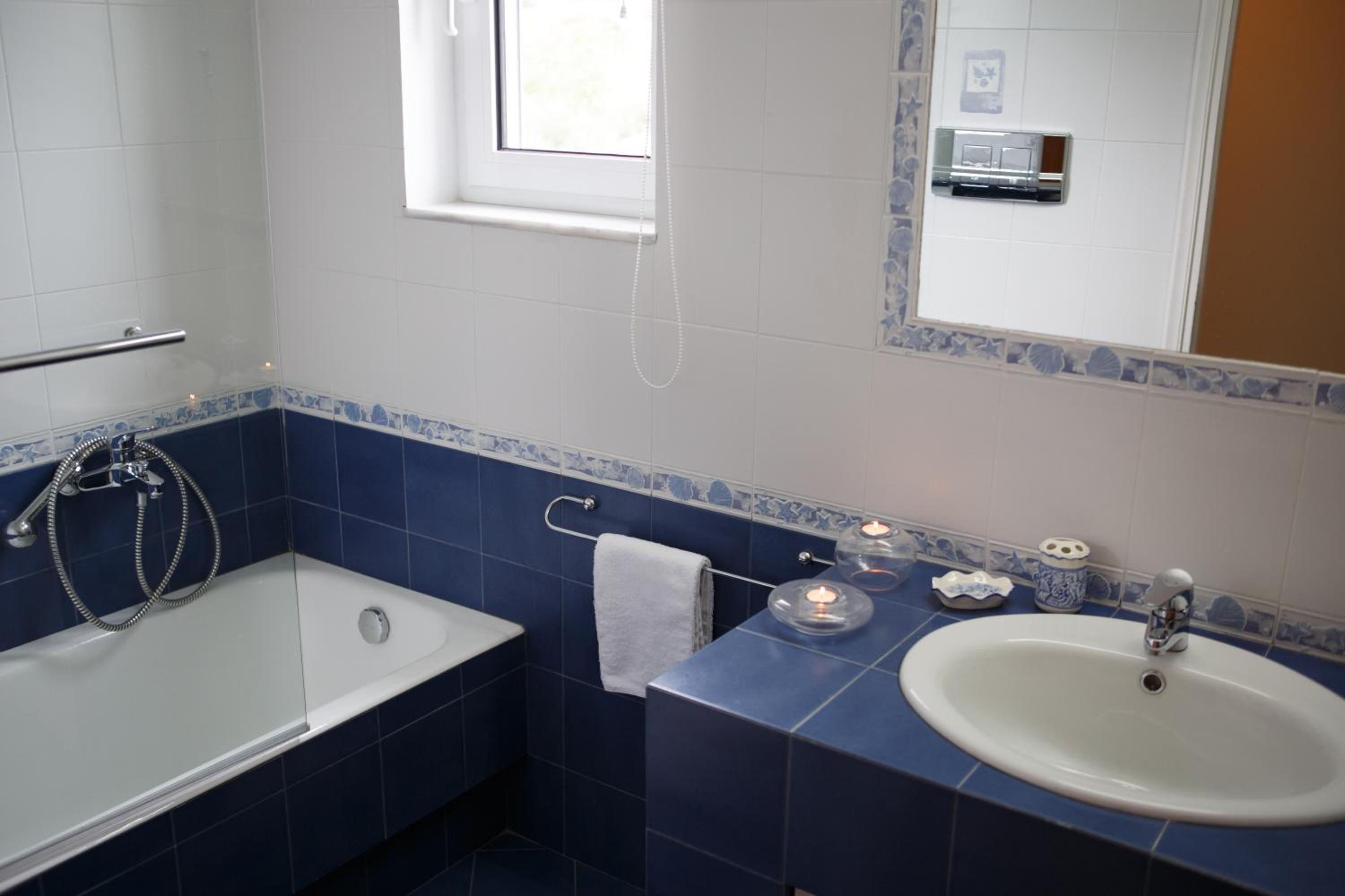 One-Bedroom House photo 2