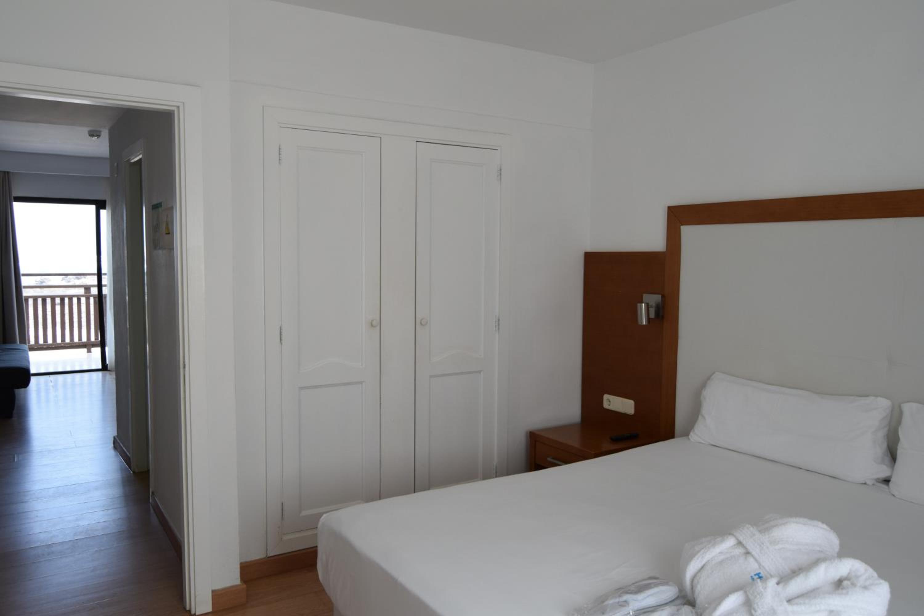 Premium Apartment with Sea View thumbnail 6