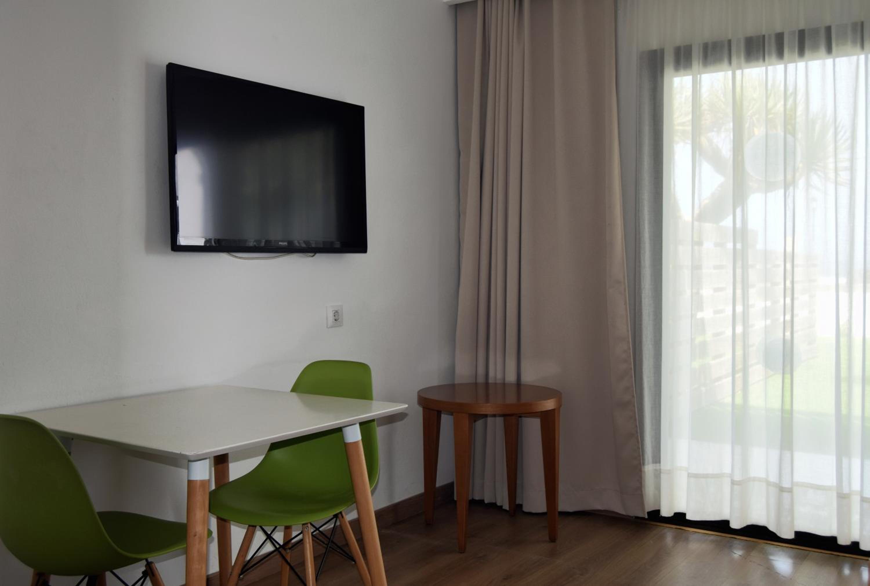 Premium Apartment with Sea View and Terrace thumbnail 5