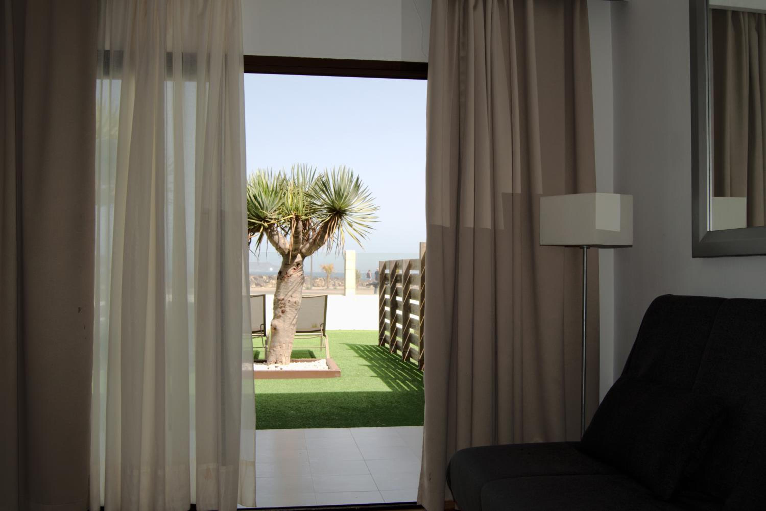 Premium Apartment with Sea View and Terrace thumbnail 6