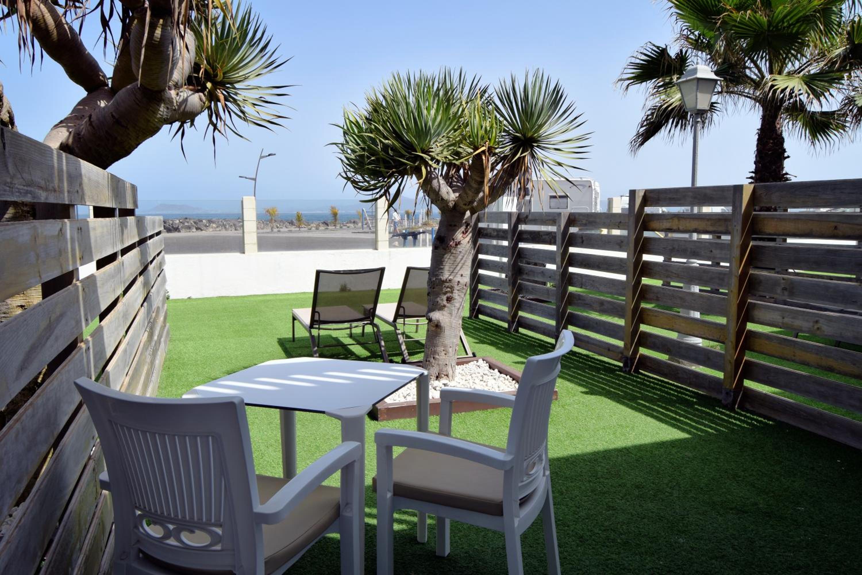 Premium Apartment with Sea View and Terrace - Photo 9