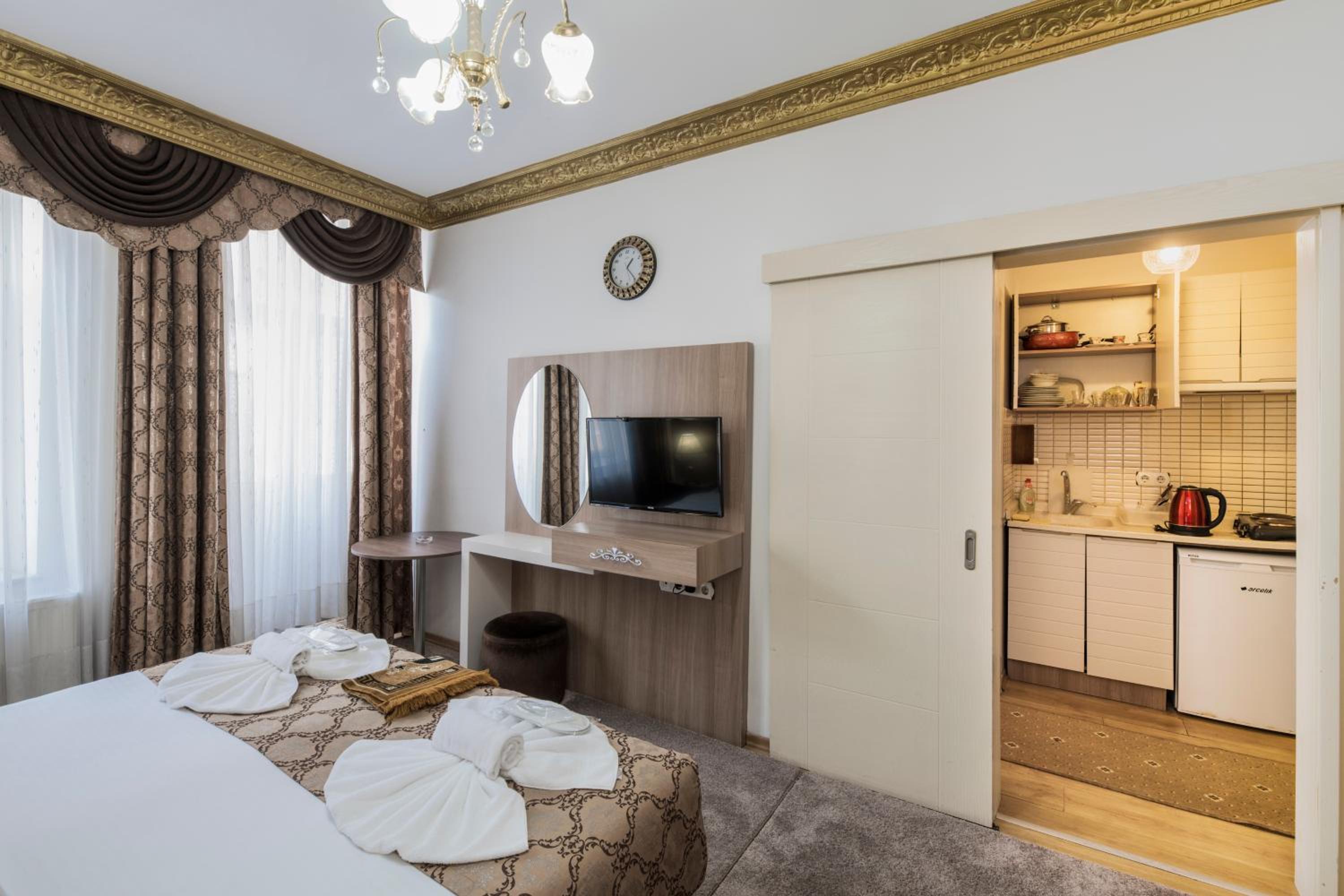 Superior Triple Room photo 2