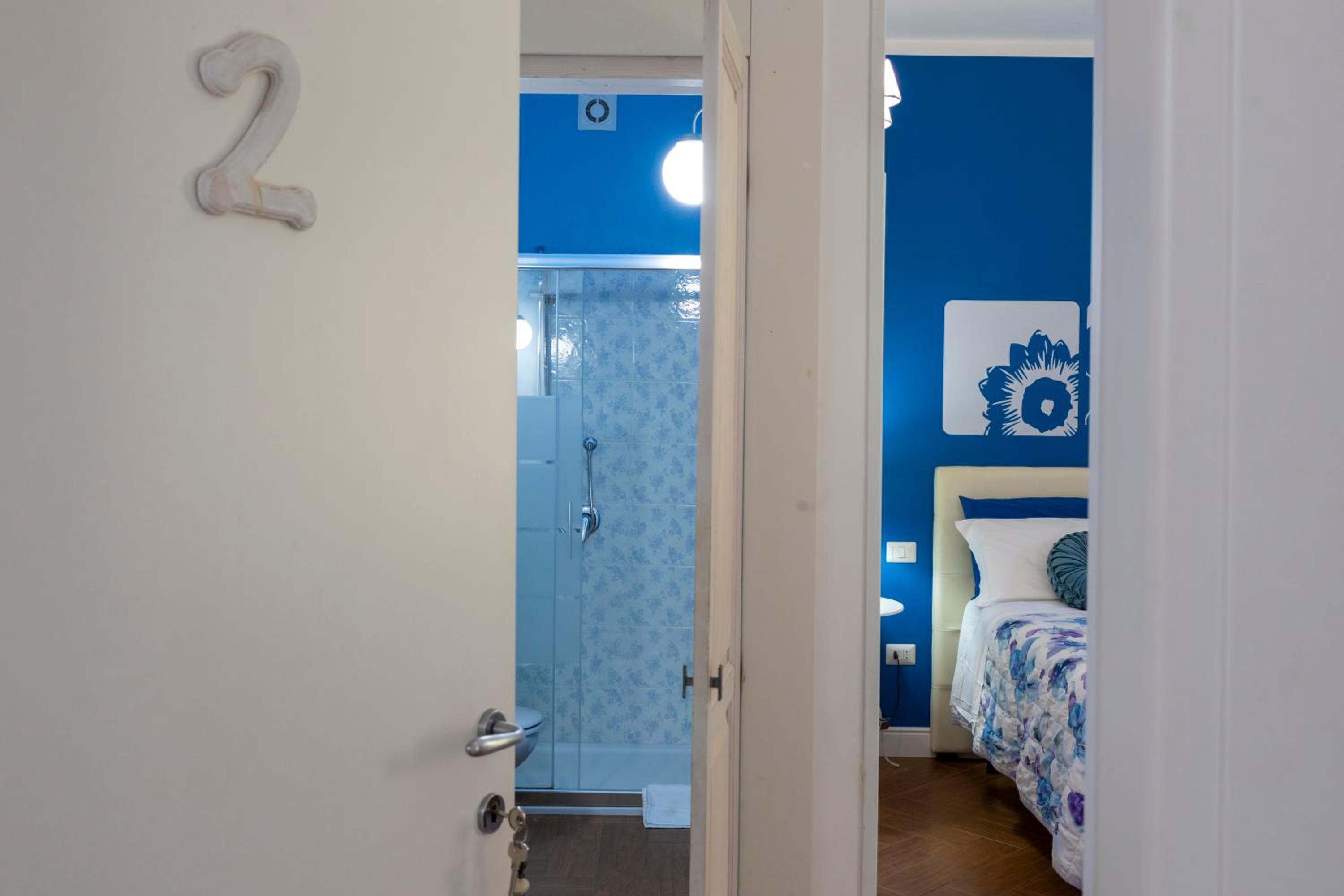 Deluxe Room - Photo 8
