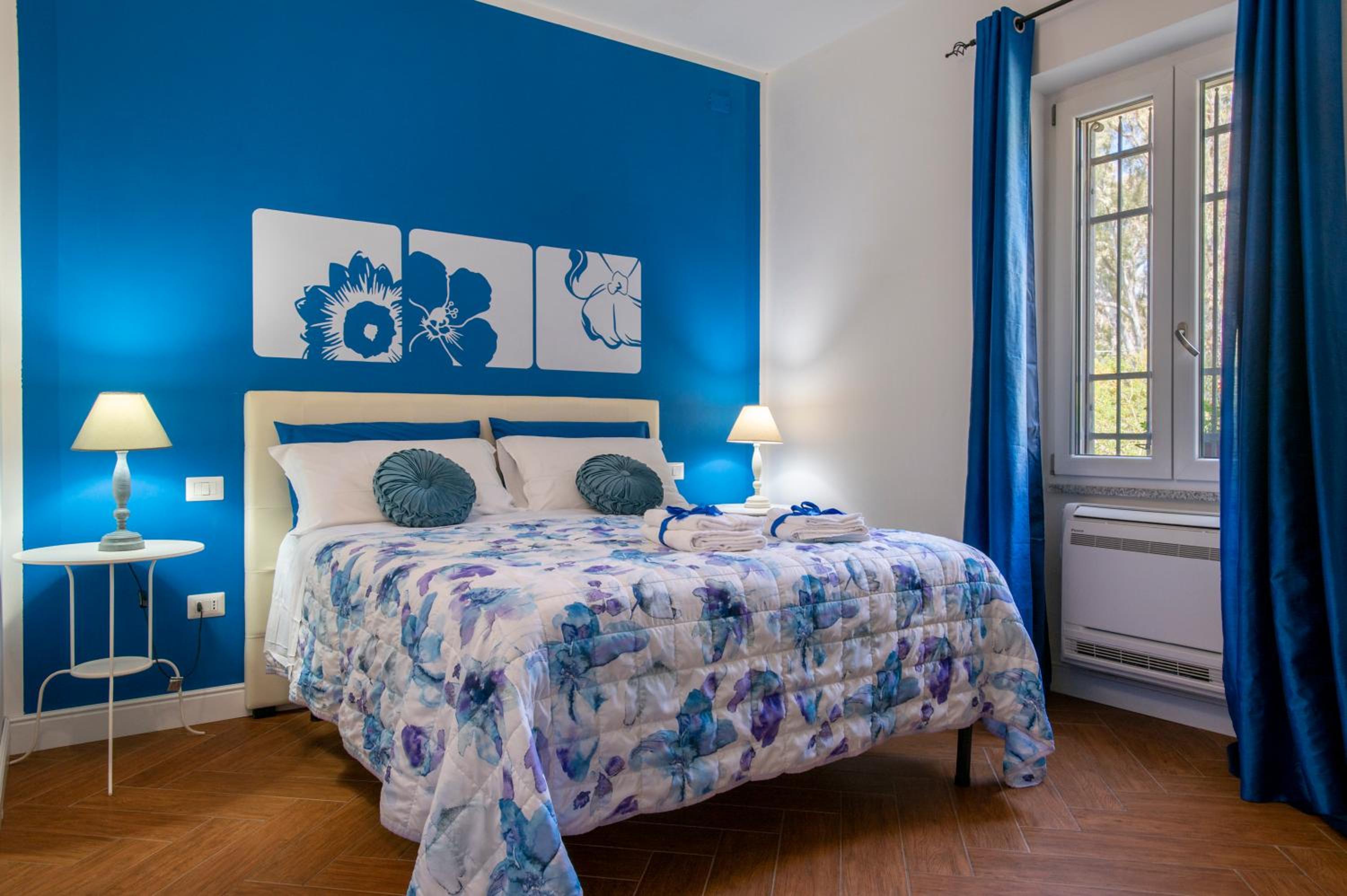 Deluxe Room - Photo 3