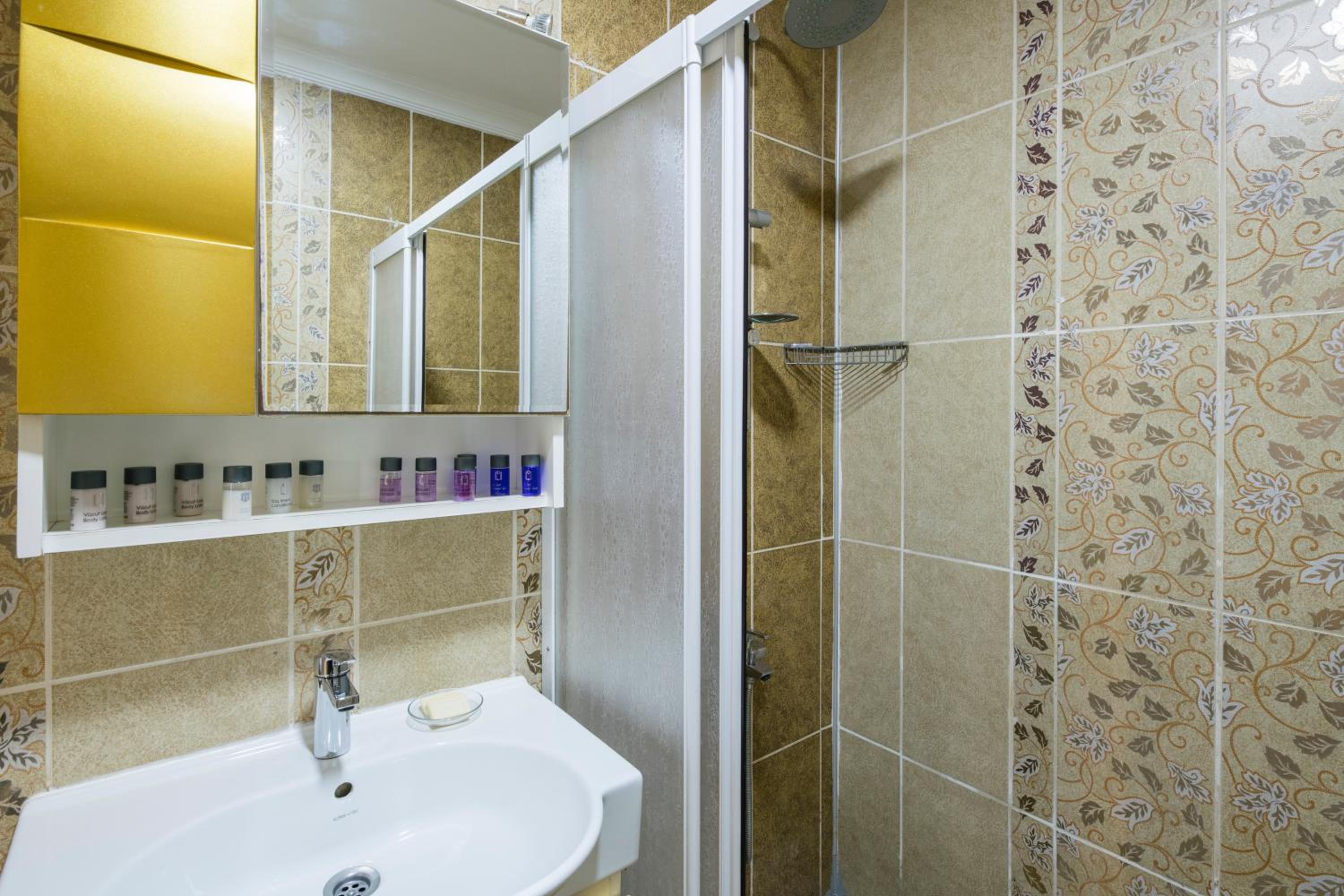 Superior Triple Room photo 3