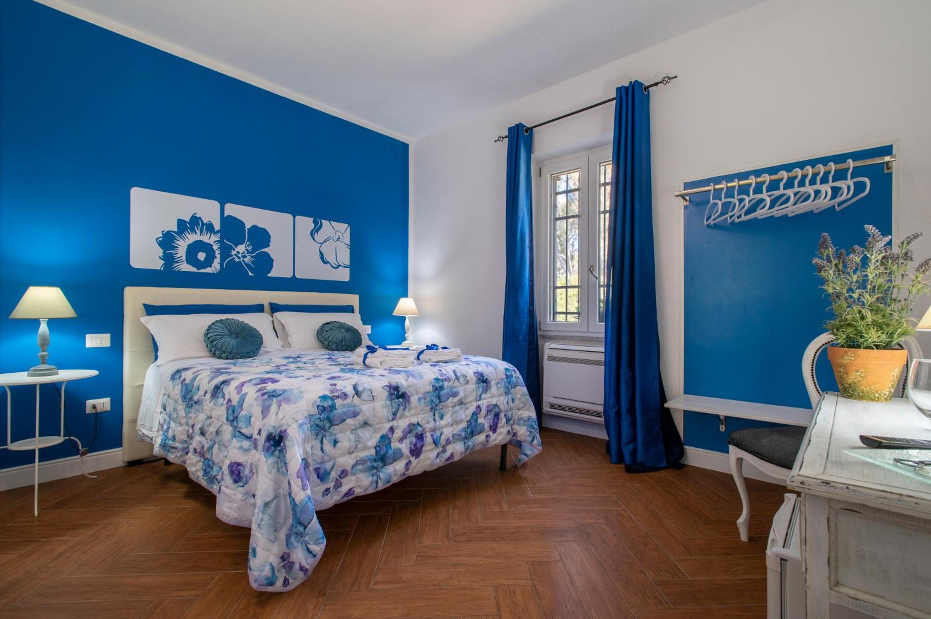 Deluxe Room - Photo 15
