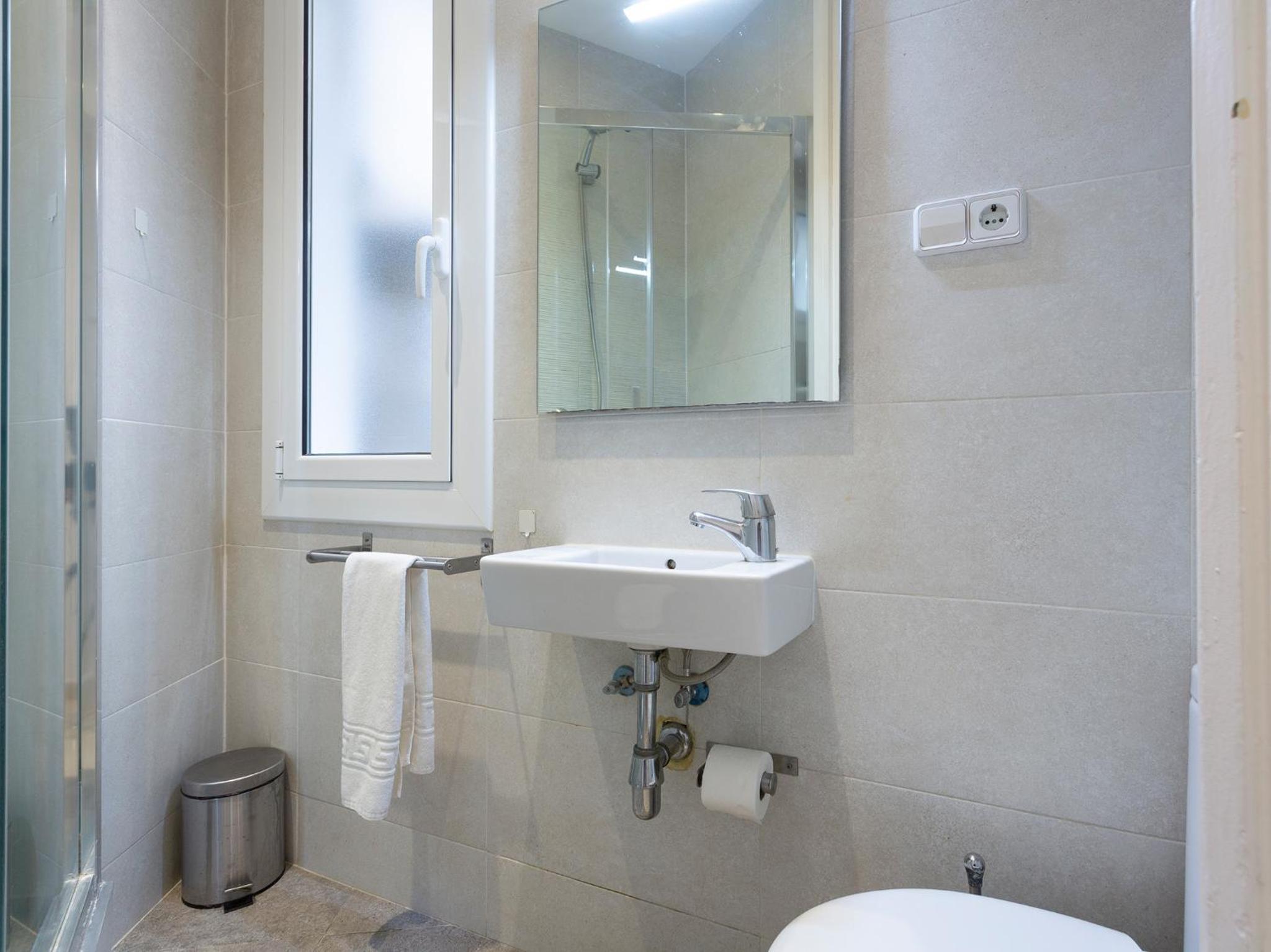 Three-Bedroom Apartment with Balcony photo 2