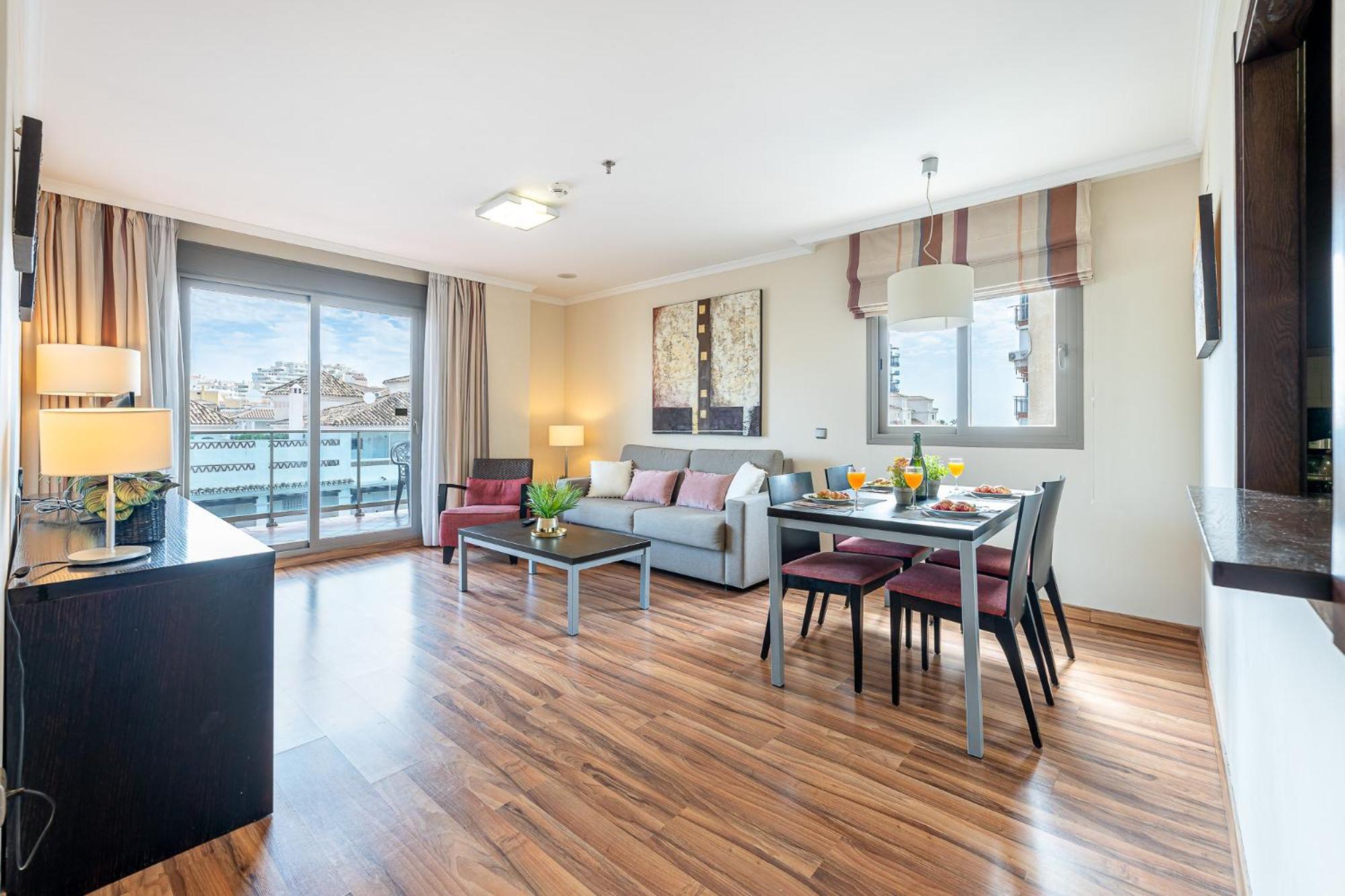 Apartamento con Balcón