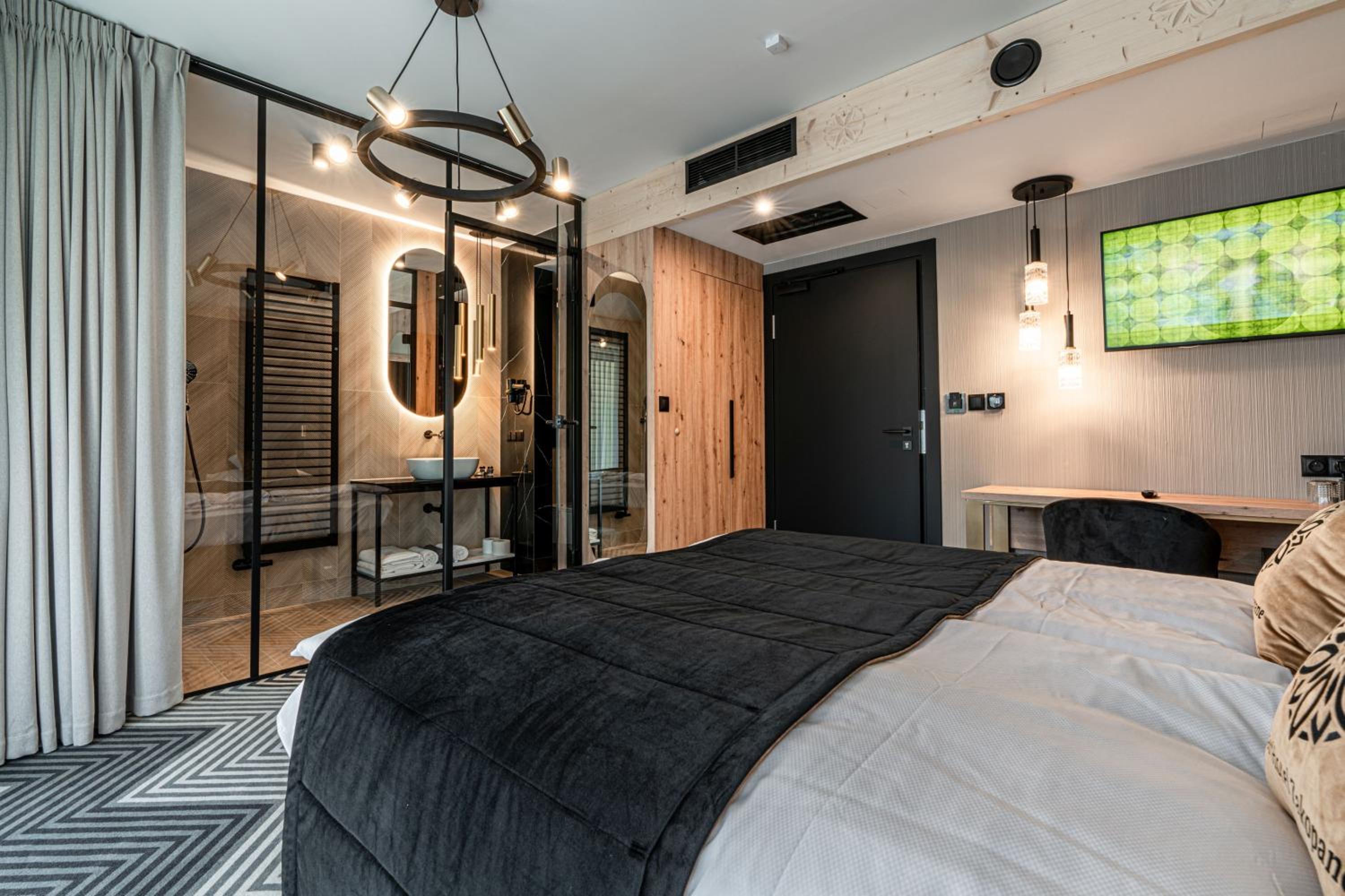 Deluxe Double Room with Balcony photo 1