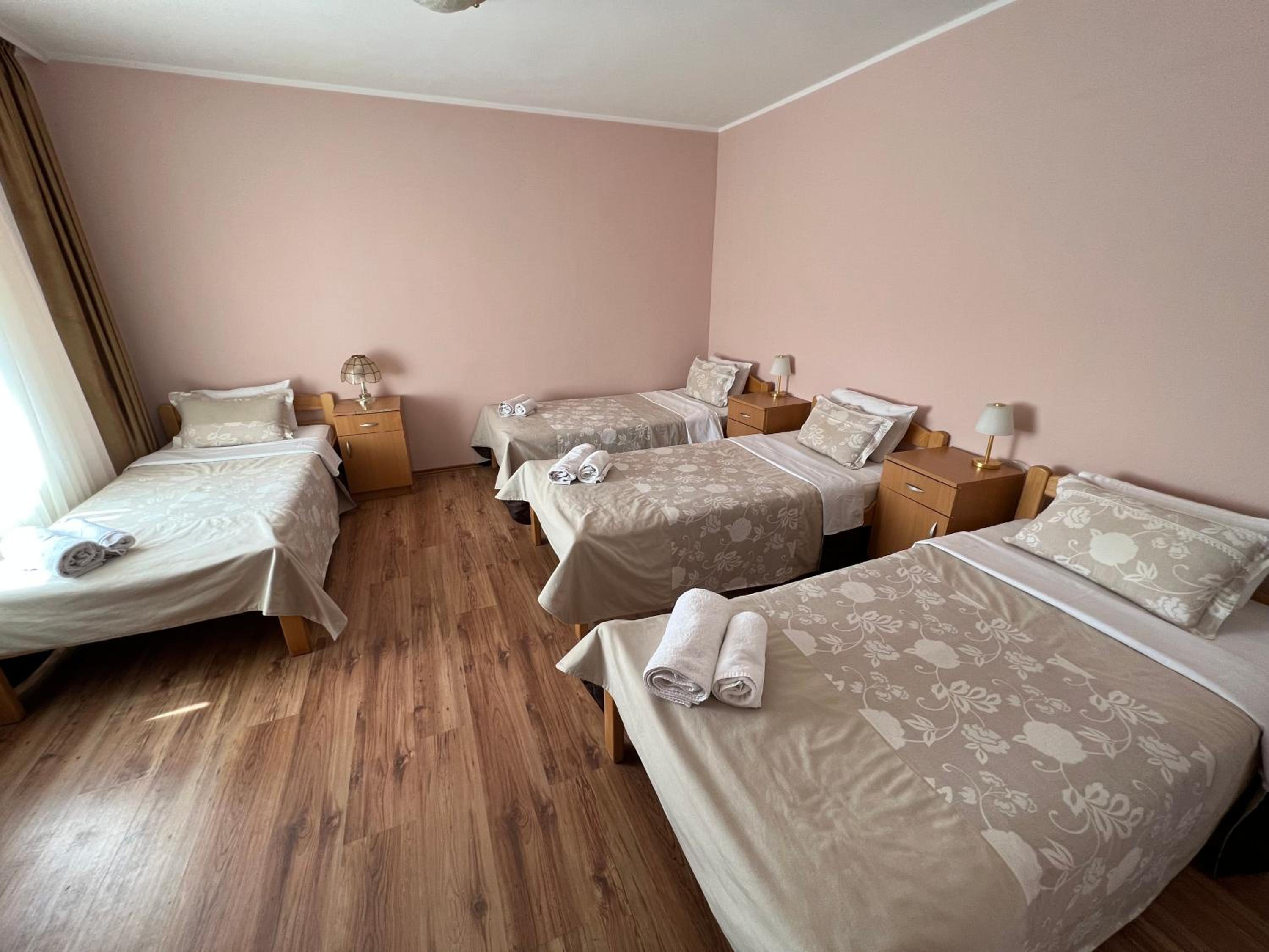 Quadruple Room with Bathroom photo 3