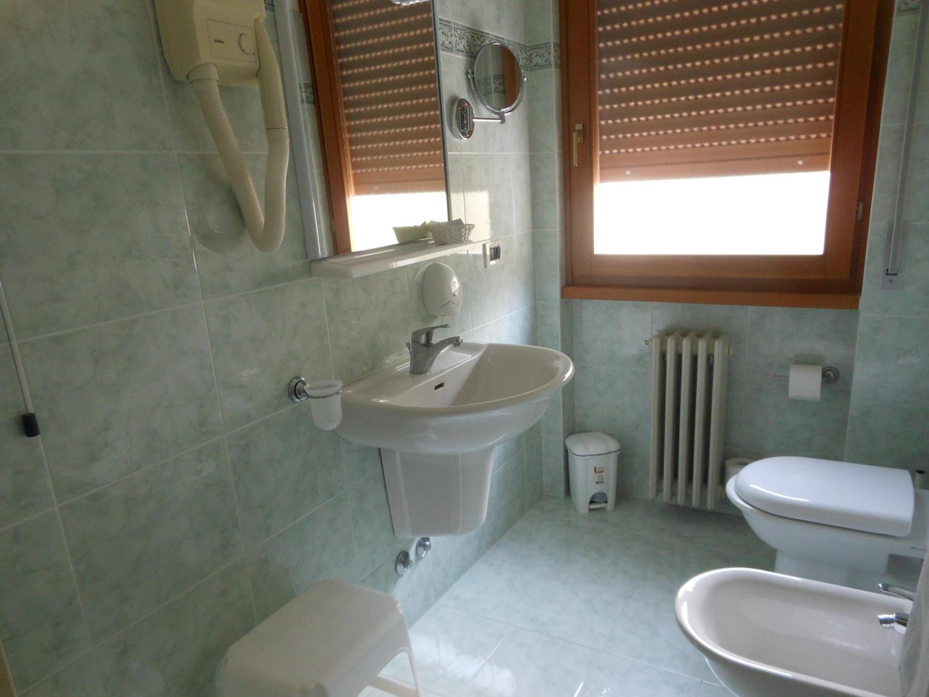 Superior Double or Twin Room with Lake View photo 2