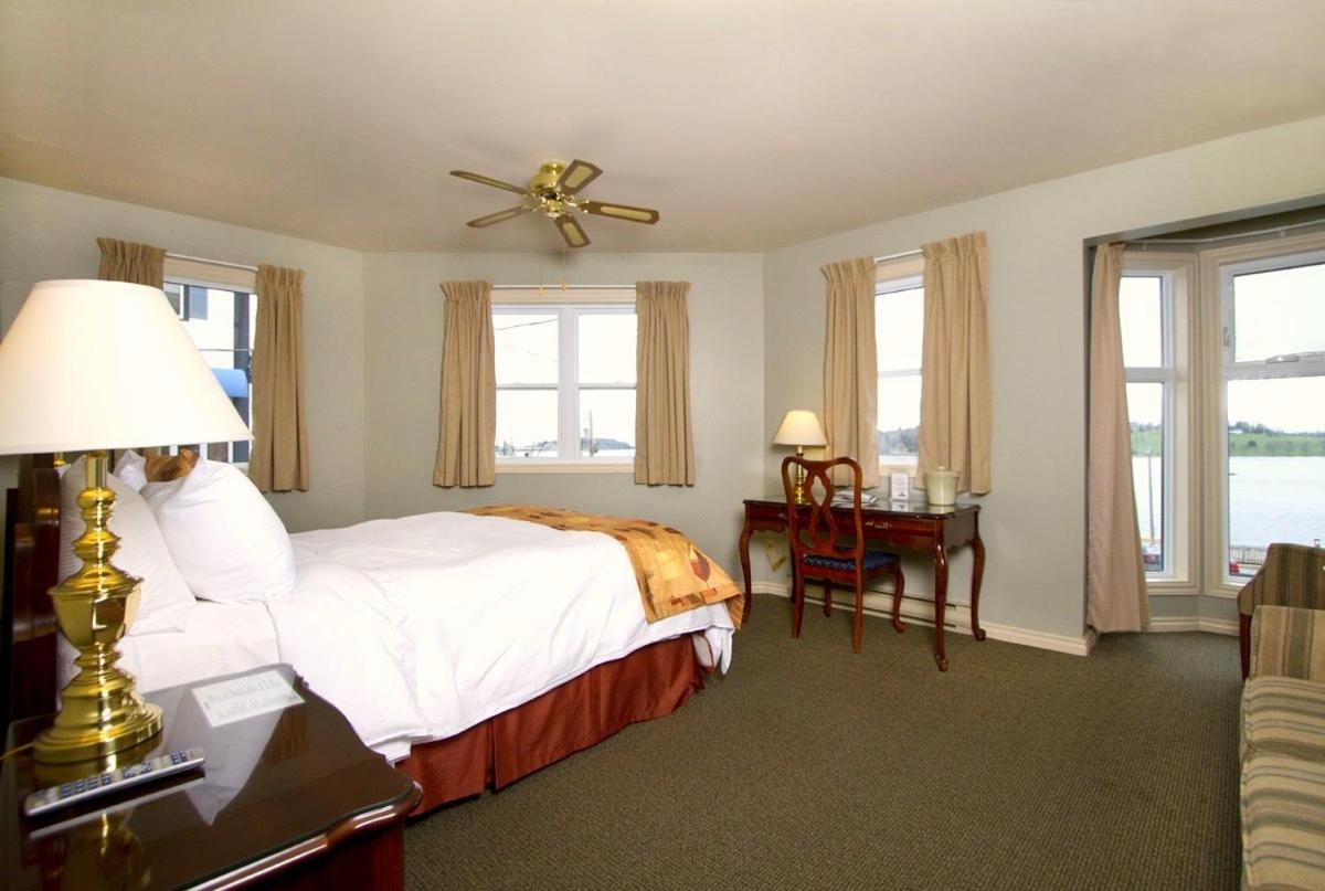 Queen Room with Ocean View photo 2