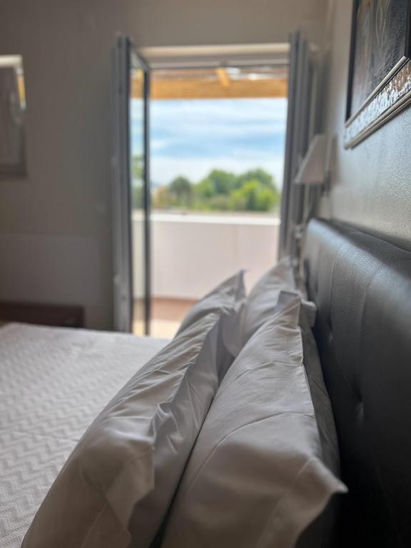 Double Room with Balcony - Photo 1