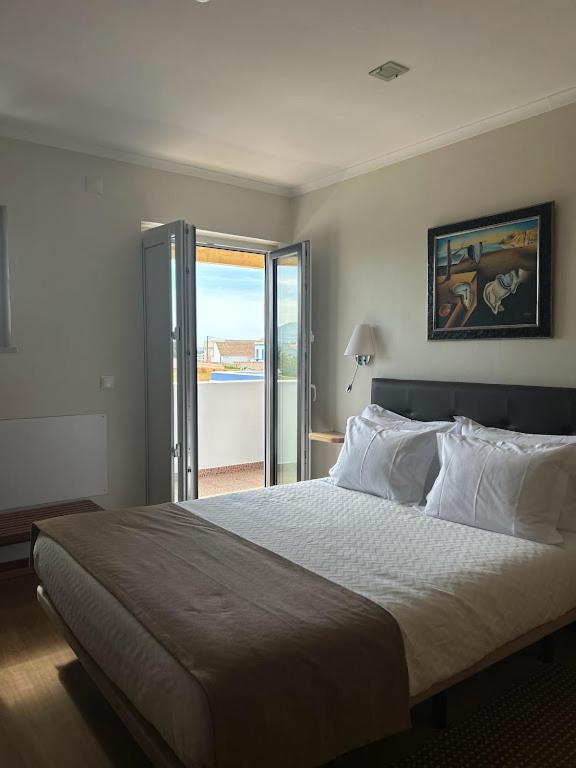 Double Room with Balcony - Photo 9