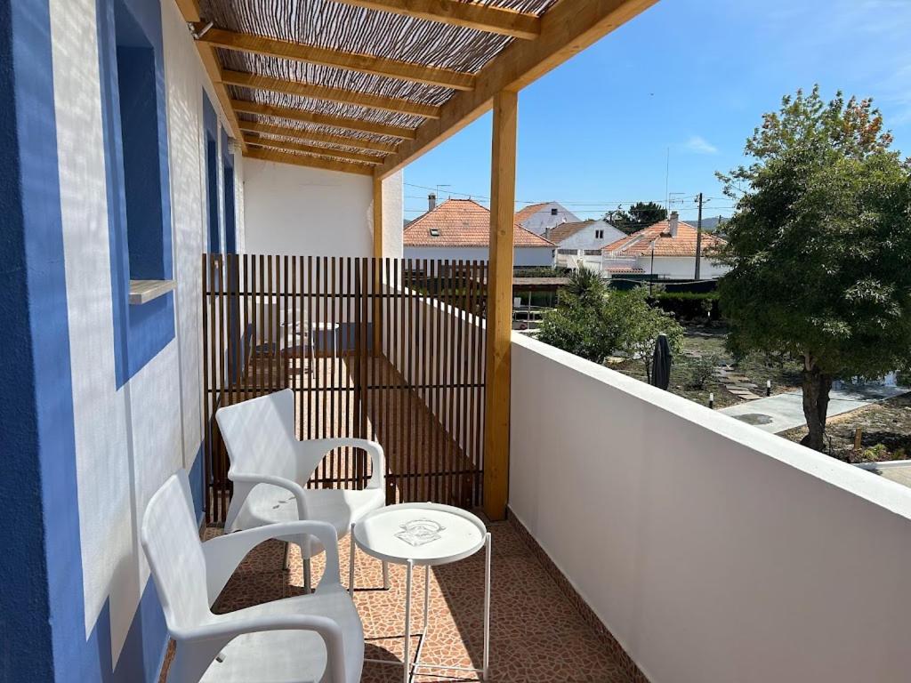 Double Room with Balcony - Photo 11