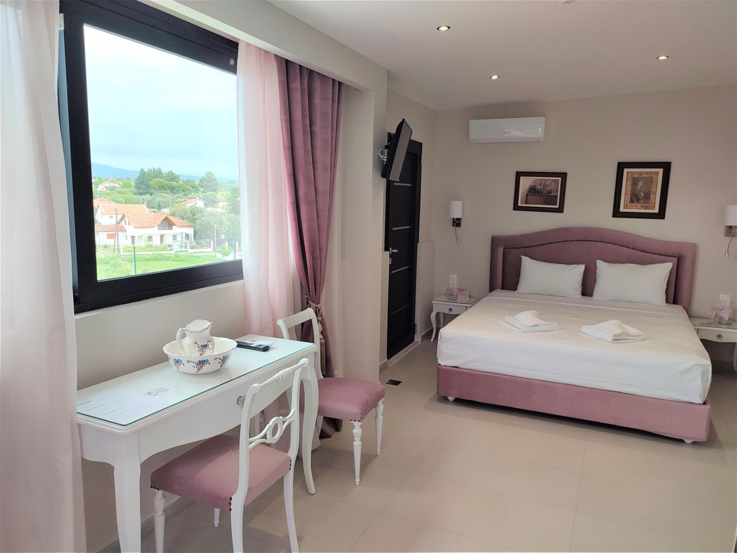 Deluxe Double Room with Balcony and Sea View - Photo 1