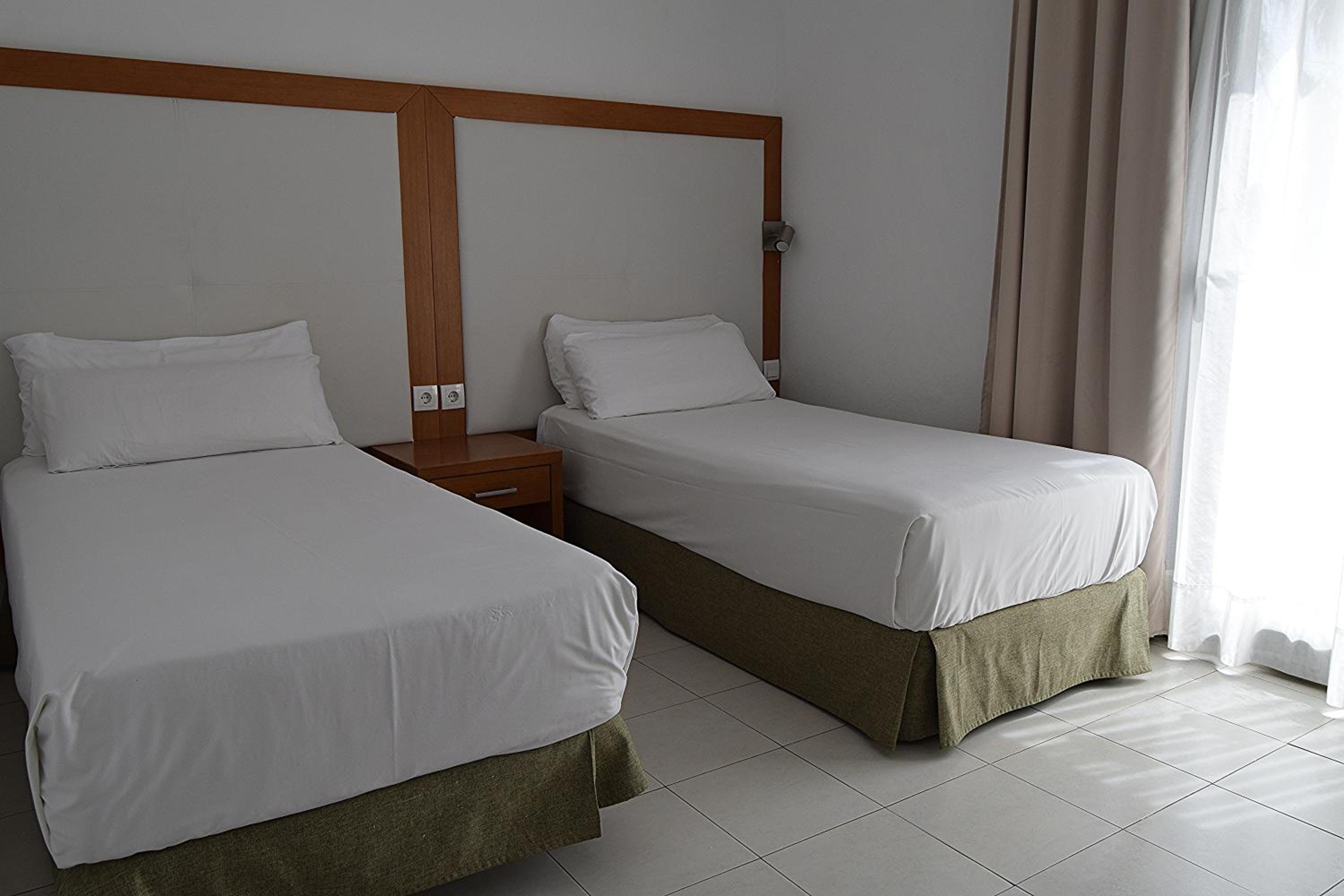 Two-Bedroom Apartment Sea View thumbnail 5