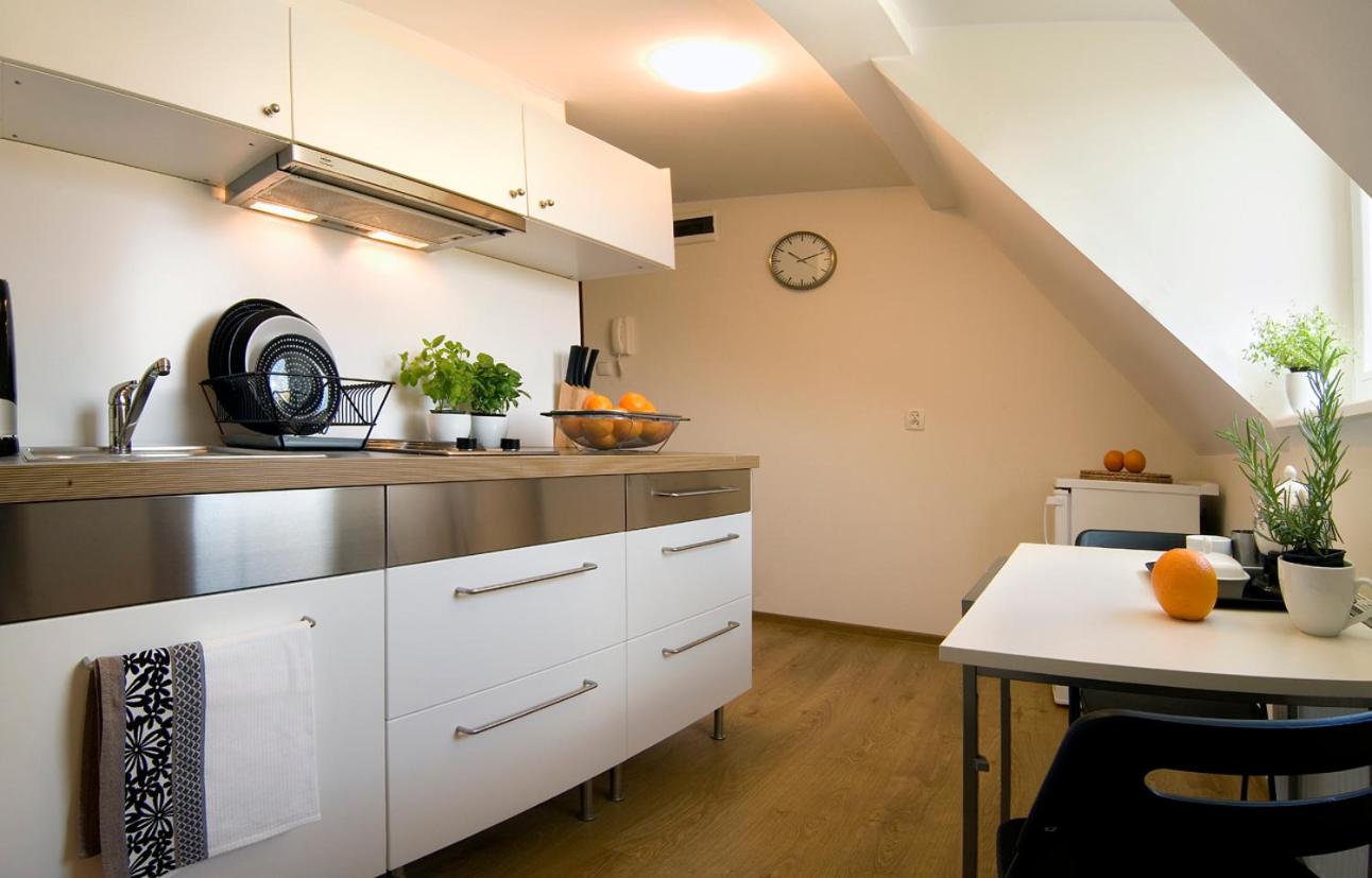 Deluxe One Bedroom Apartment -Twin Beds photo 2