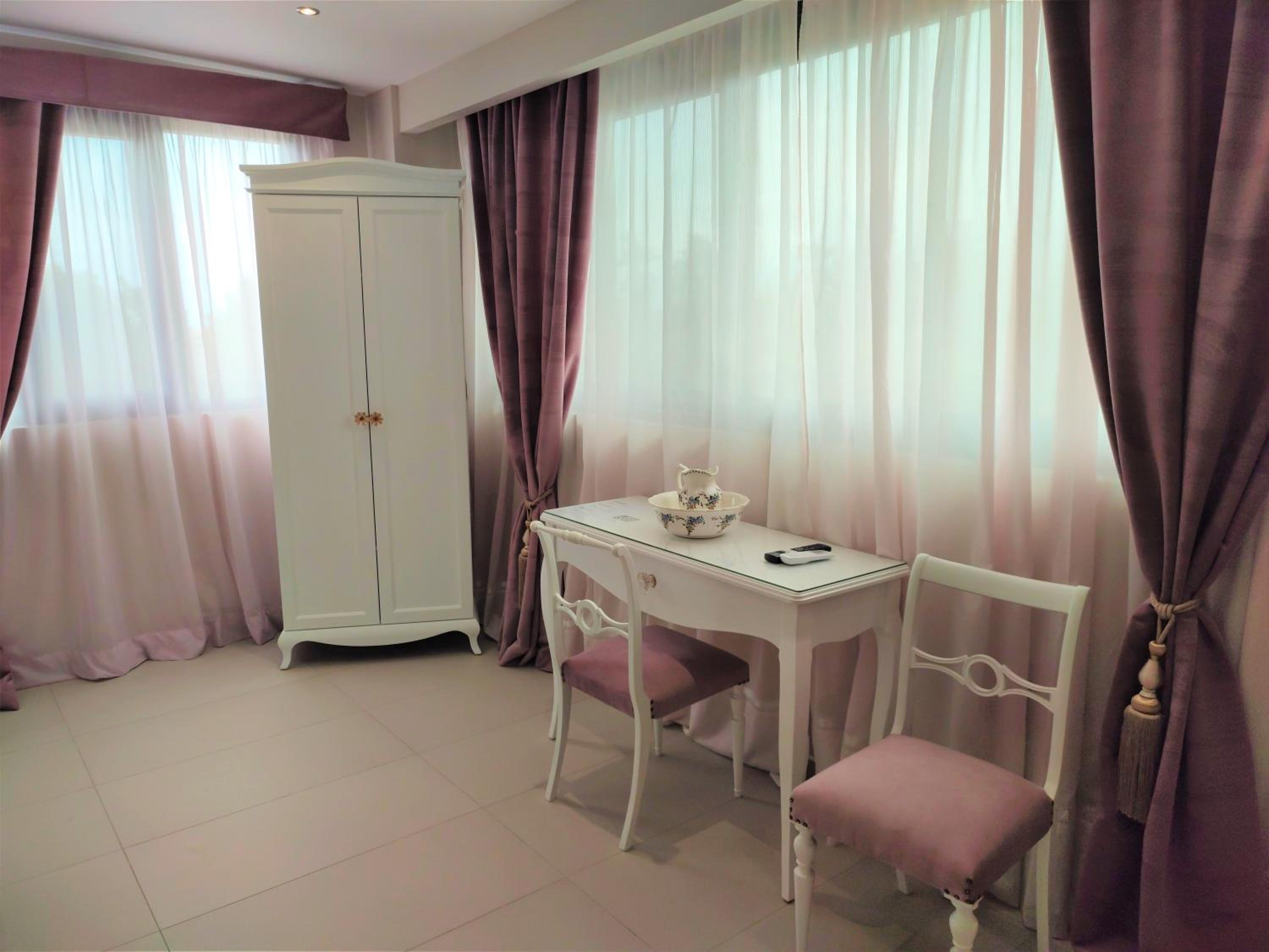 Deluxe Double Room with Balcony and Sea View - Photo 7