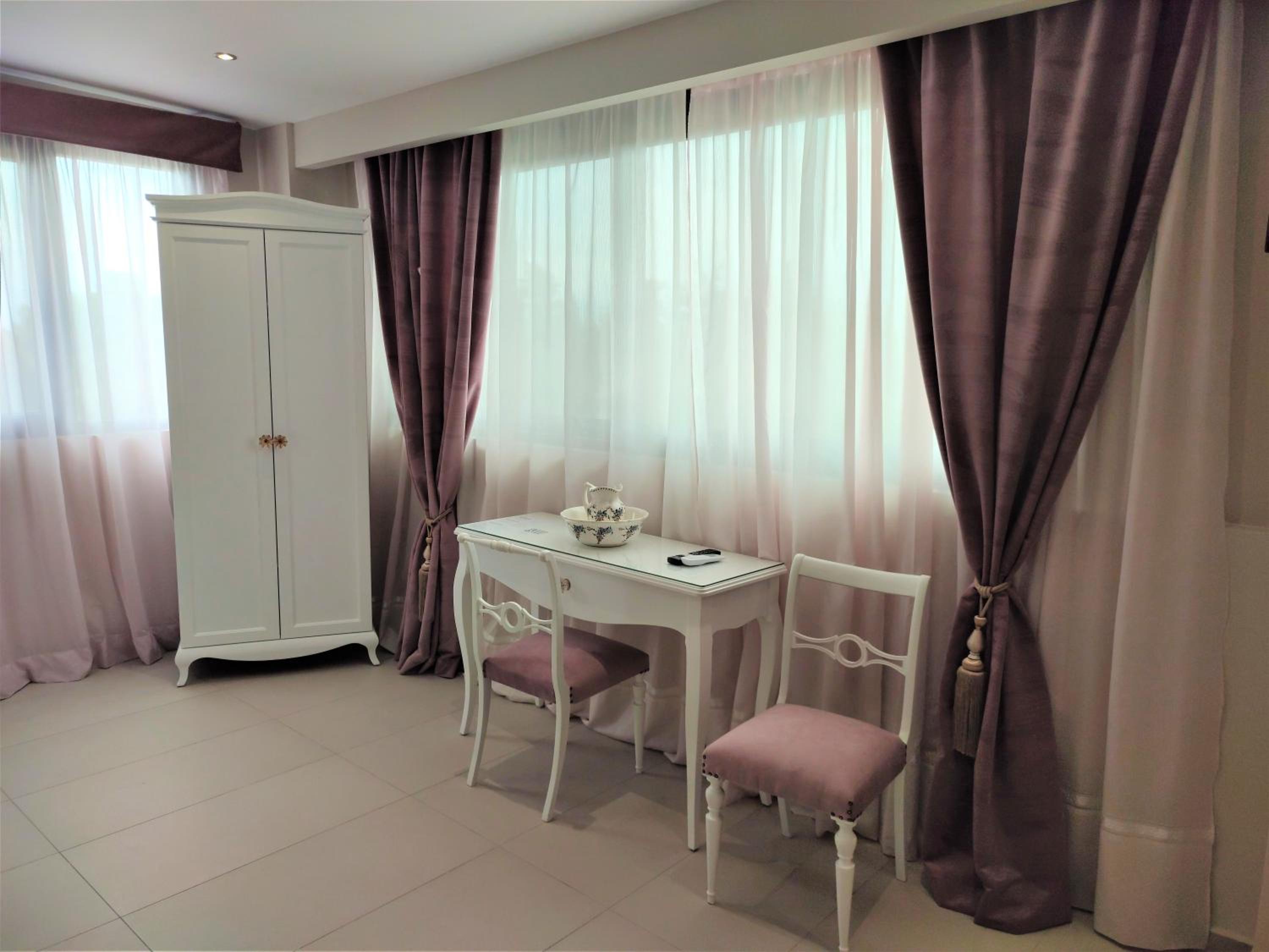 Deluxe Double Room with Balcony and Sea View - Photo 6