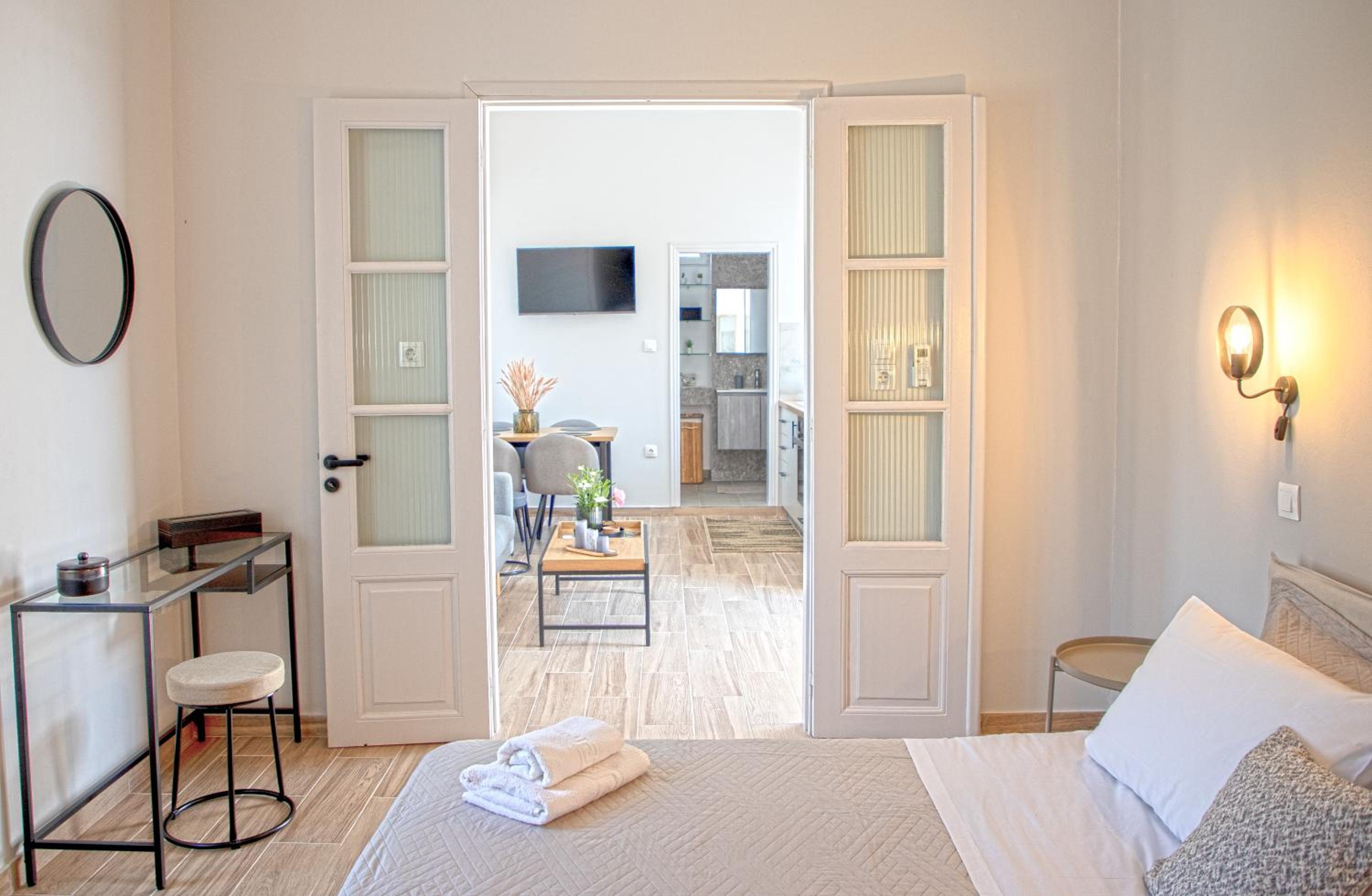 One-Bedroom Apartment photo 1