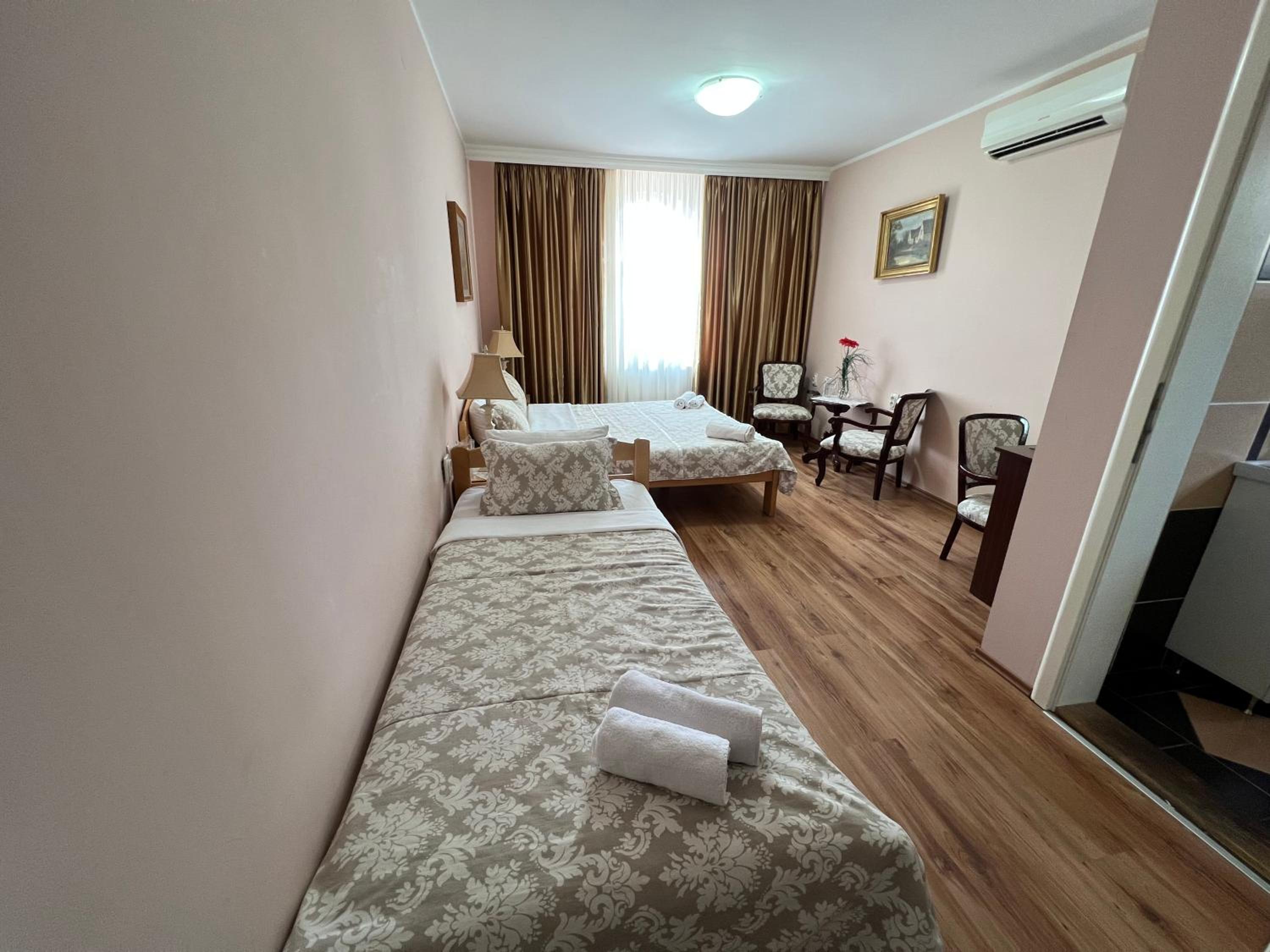 Triple Room with Bathroom photo 2