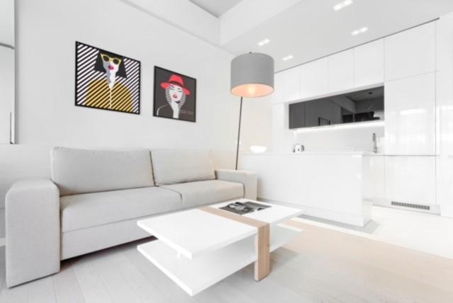 One-Bedroom Apartment B012 with exit to patio photo 3