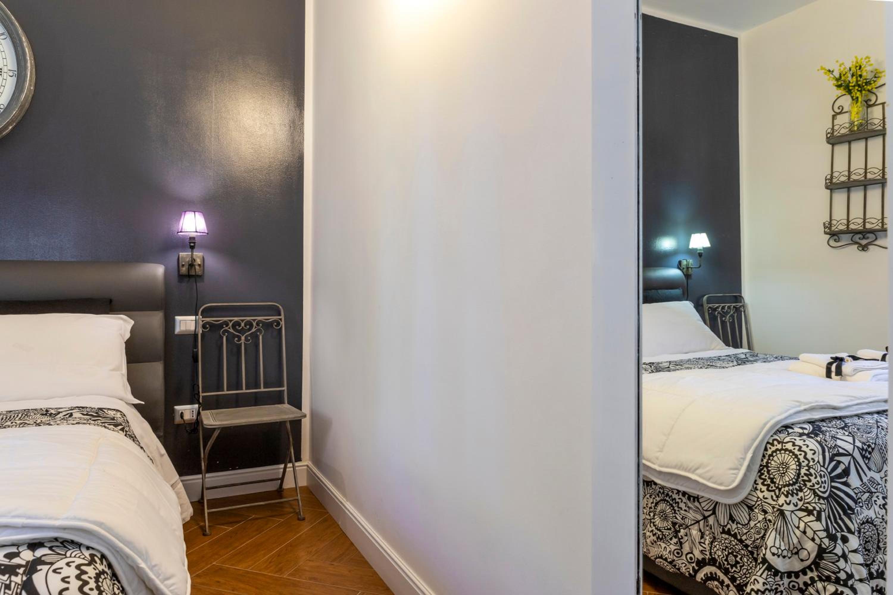 Deluxe Room - Photo 22
