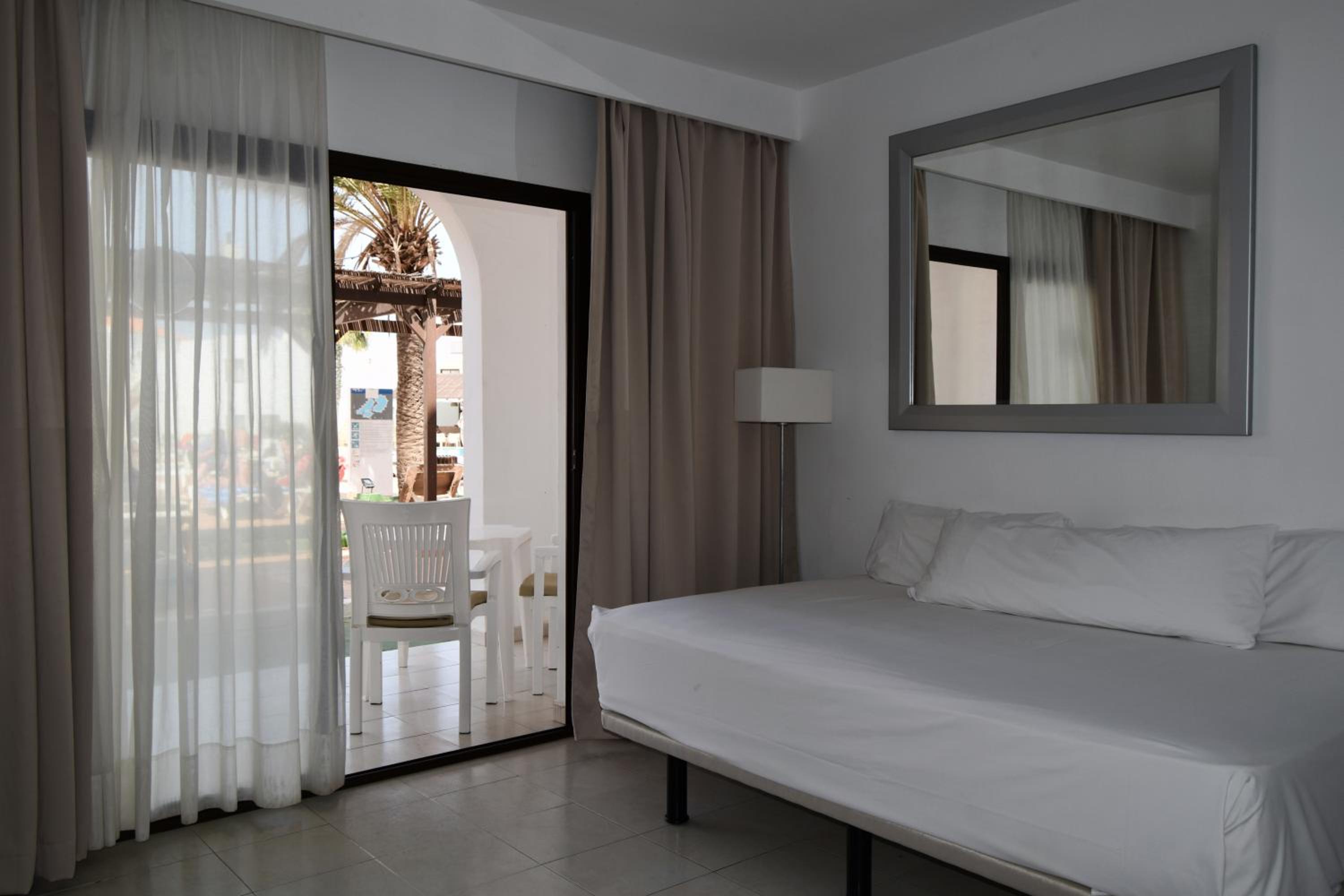One-Bedroom Apartment thumbnail 5
