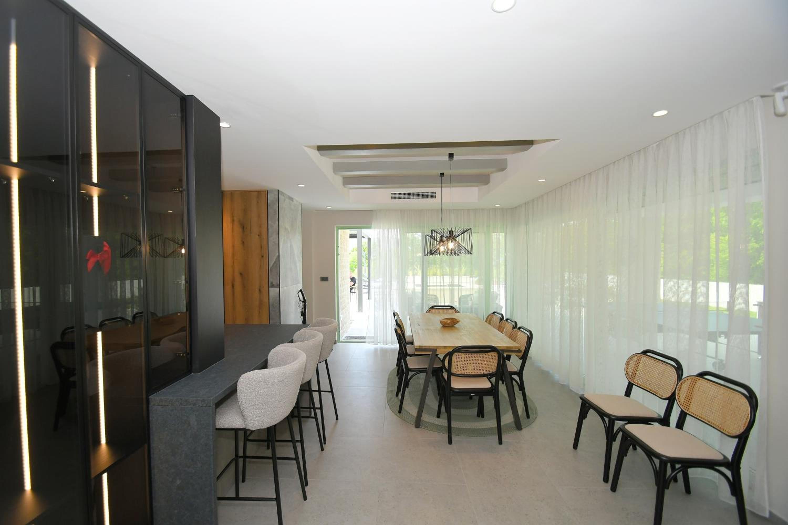 Villa photo 2