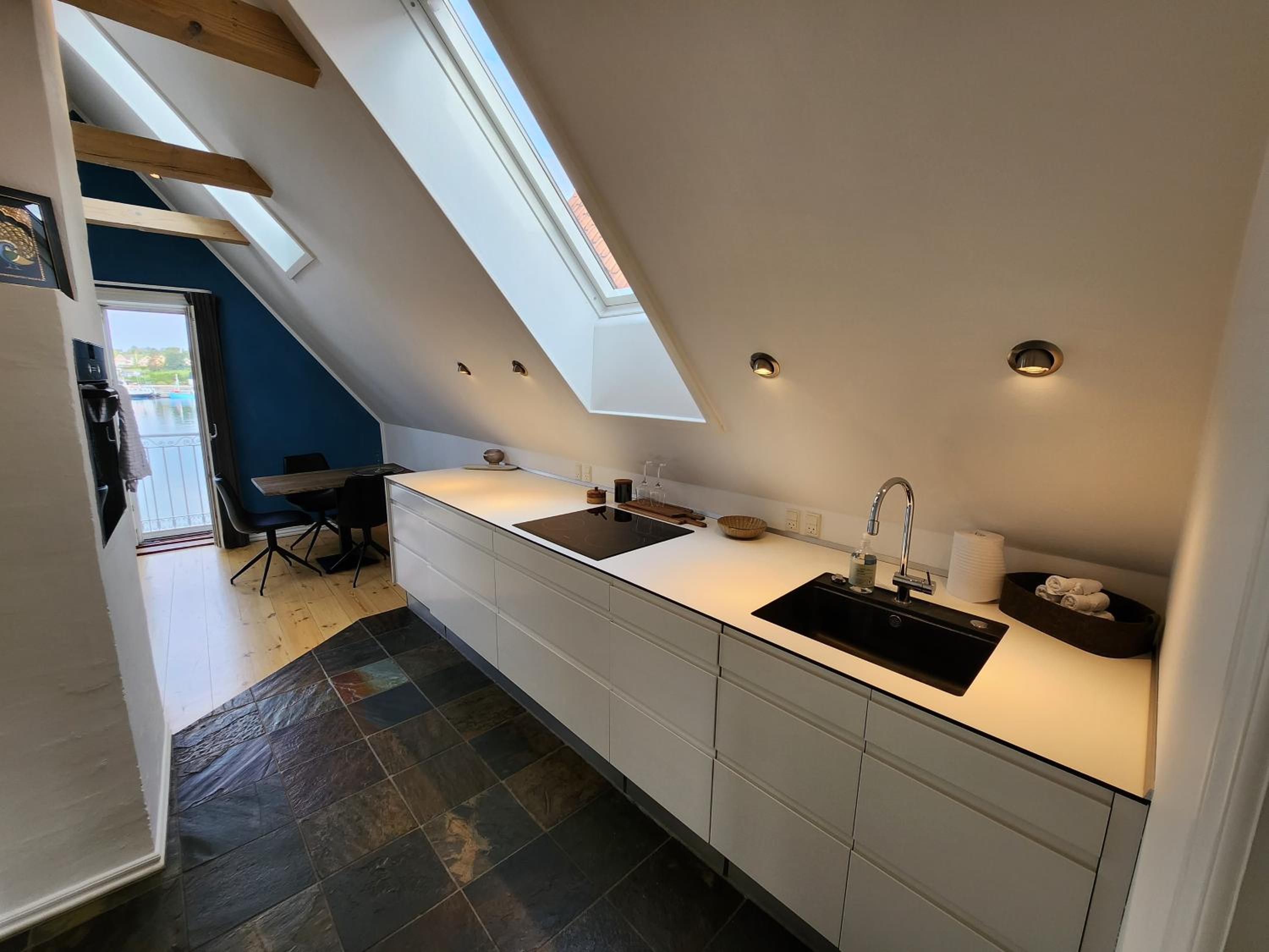 One-Bedroom Apartment - Photo 9