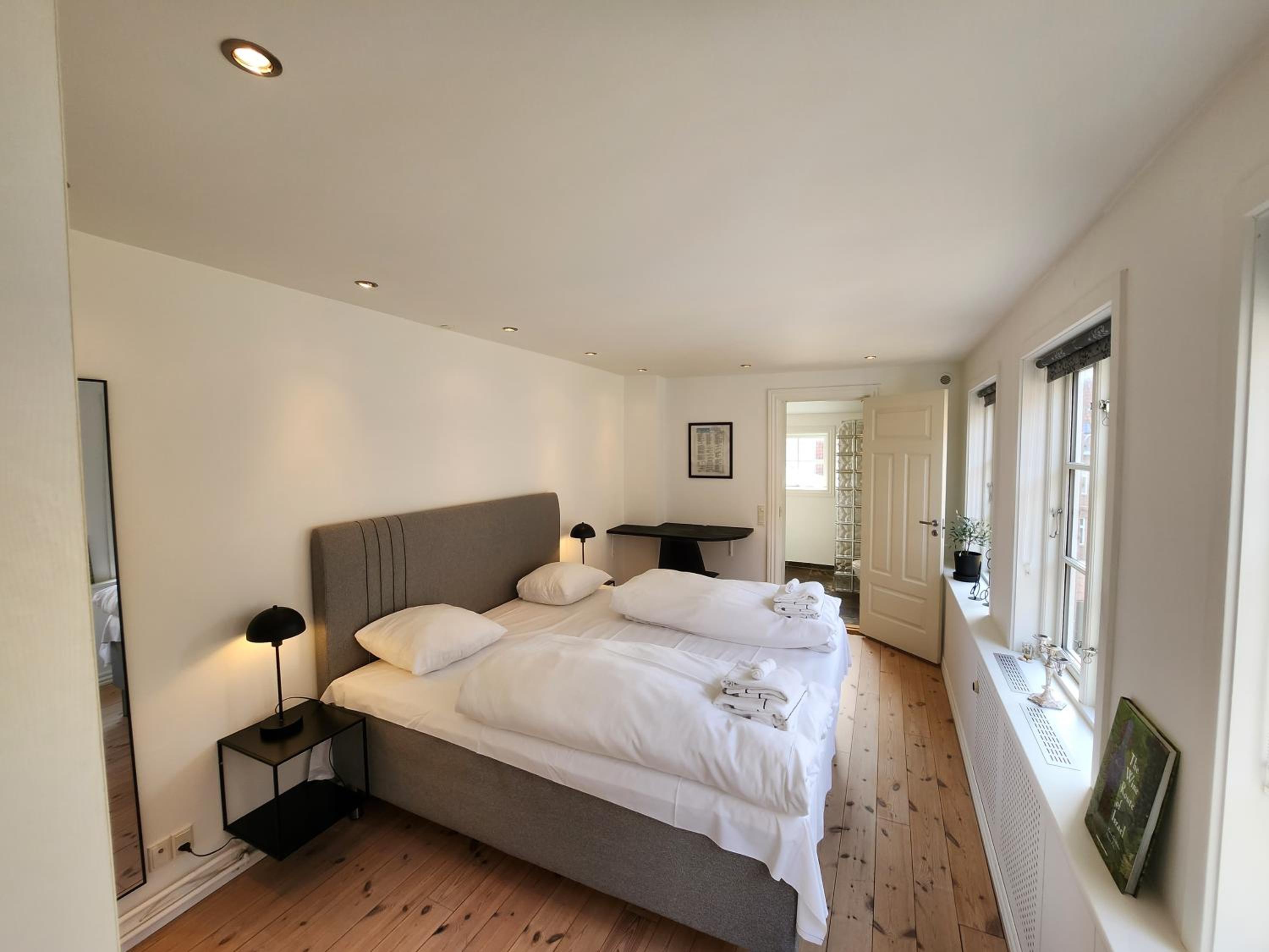 One-Bedroom Apartment - Photo 6