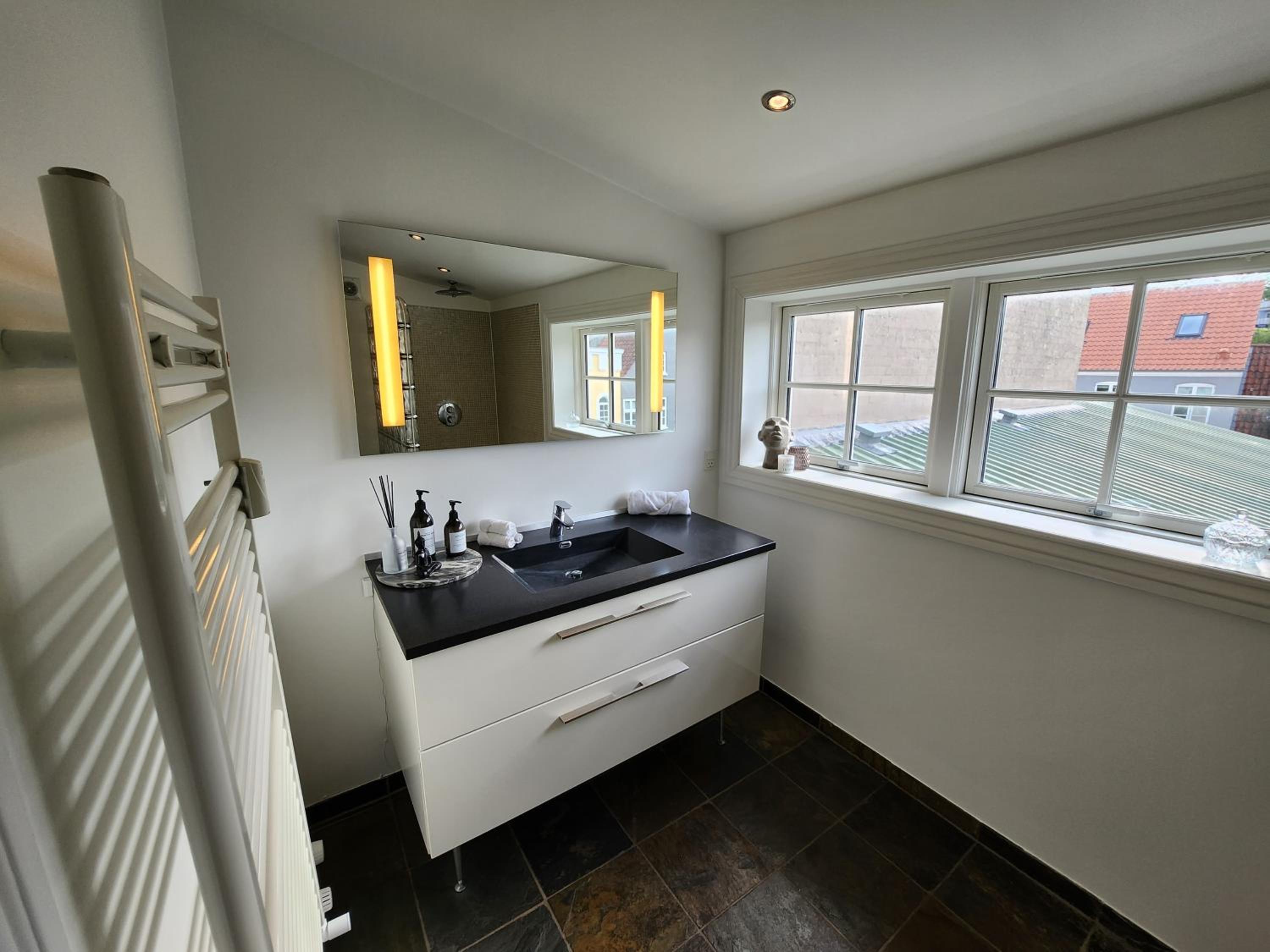 One-Bedroom Apartment - Photo 15
