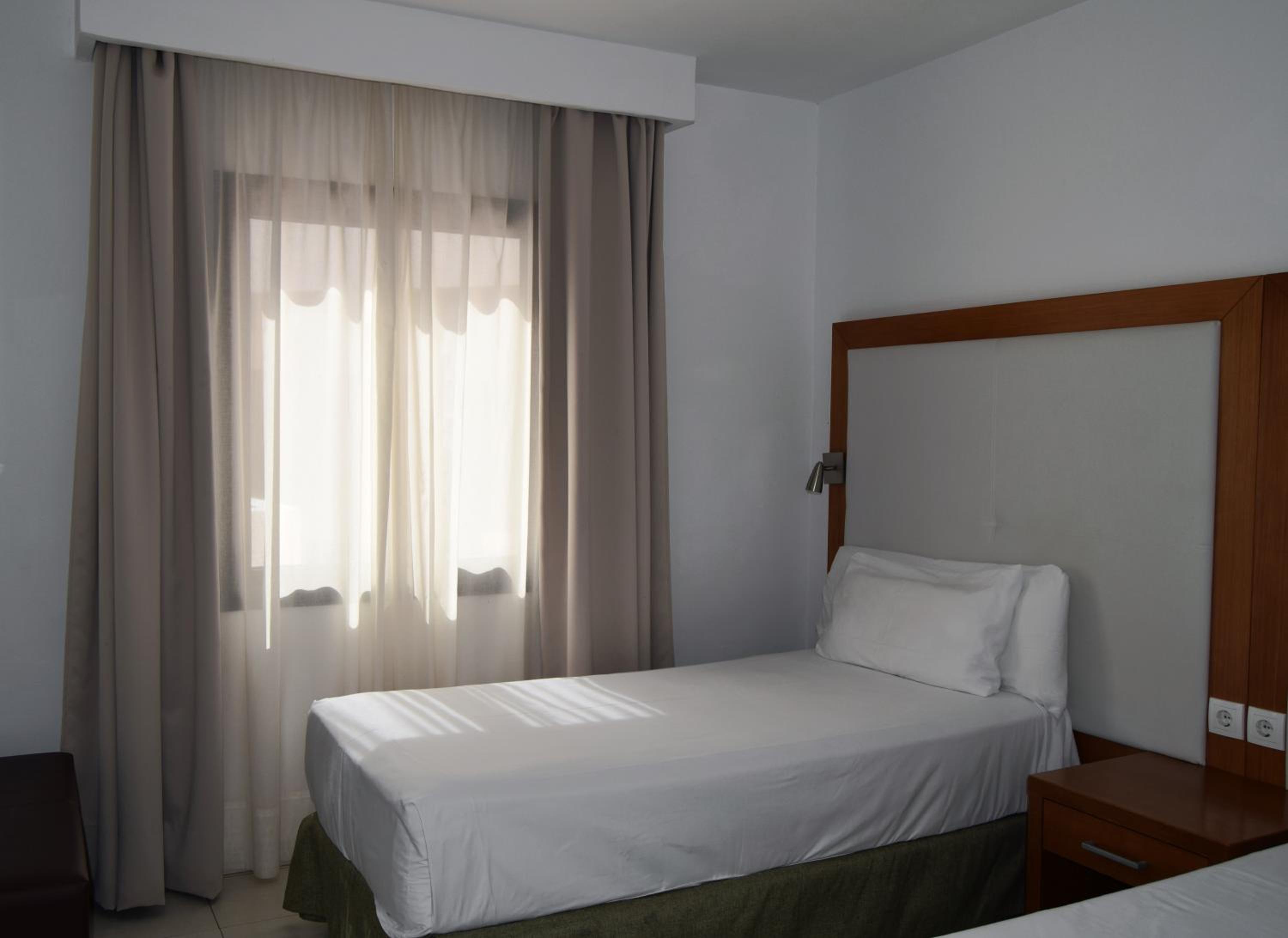 One-Bedroom Apartment thumbnail 5