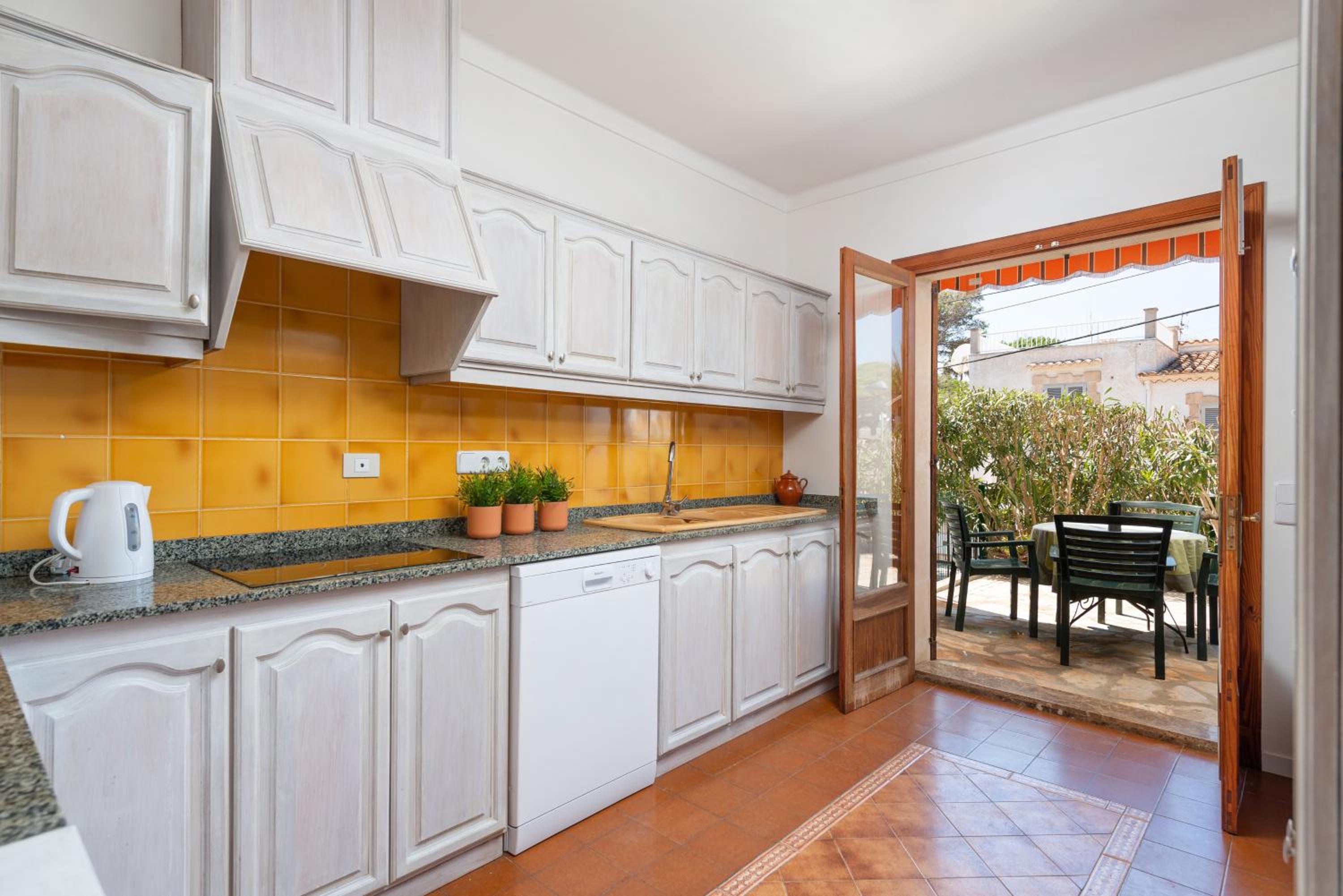 Four-Bedroom House photo 2