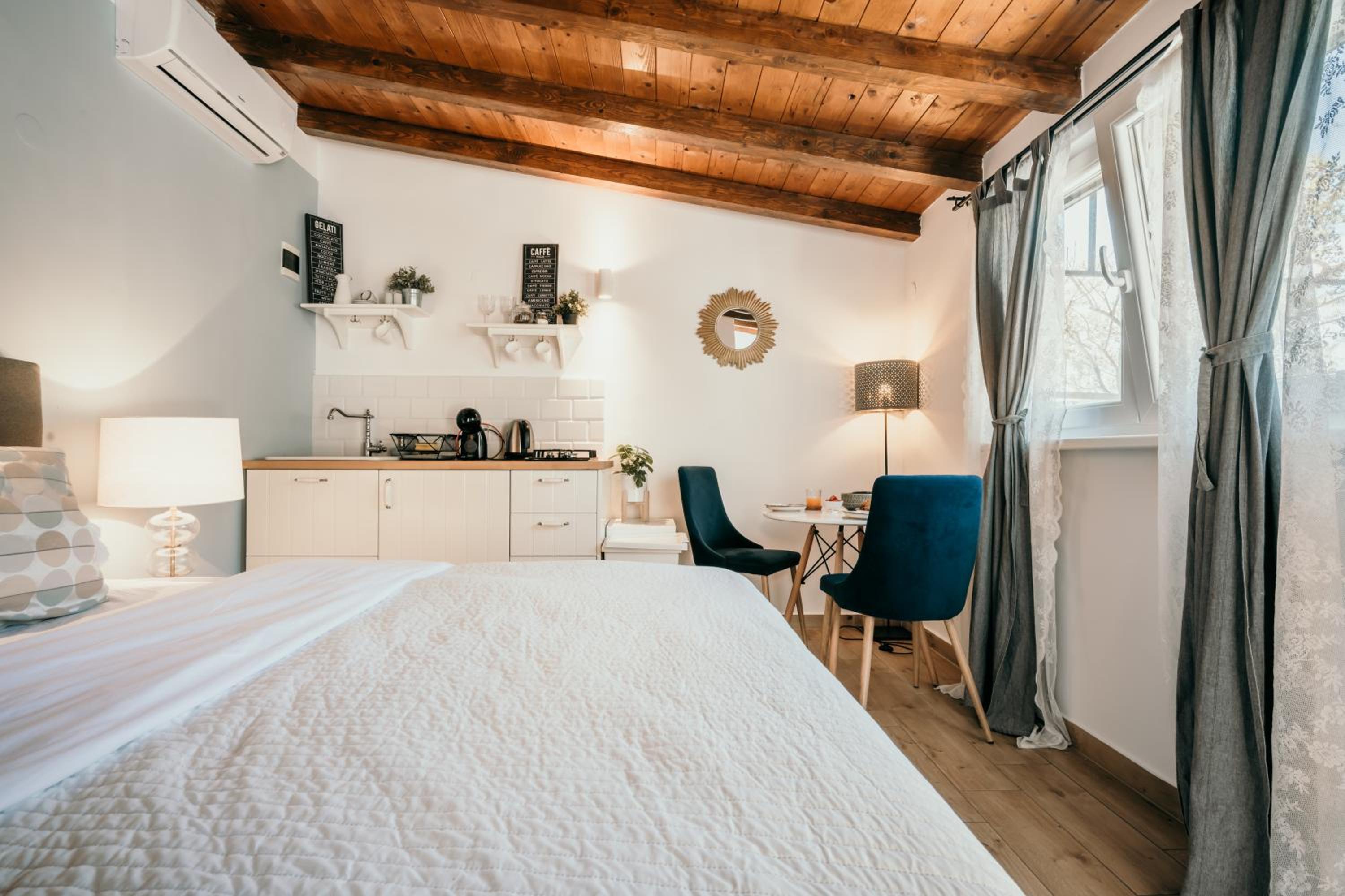 Studio Apartment with Sea View