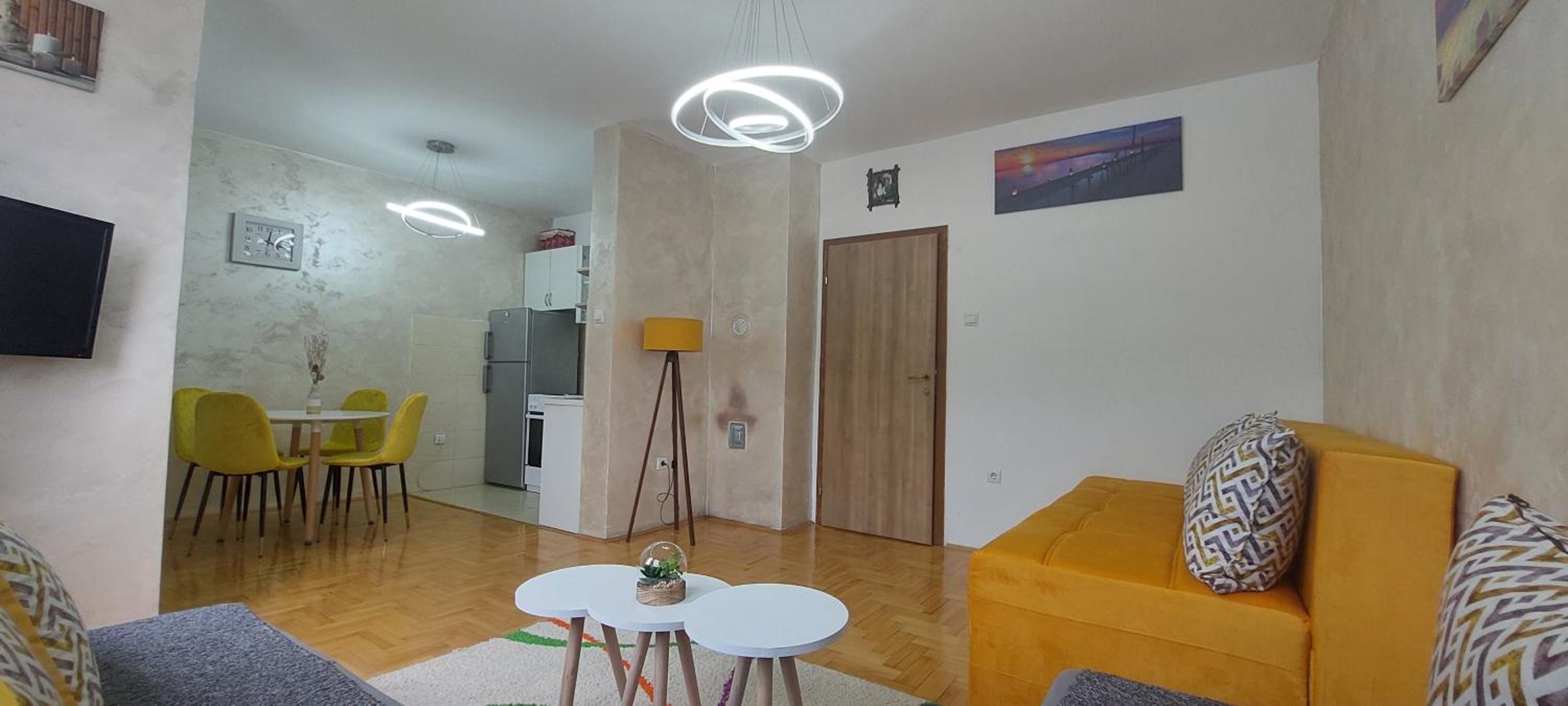 One-Bedroom Apartment photo 1