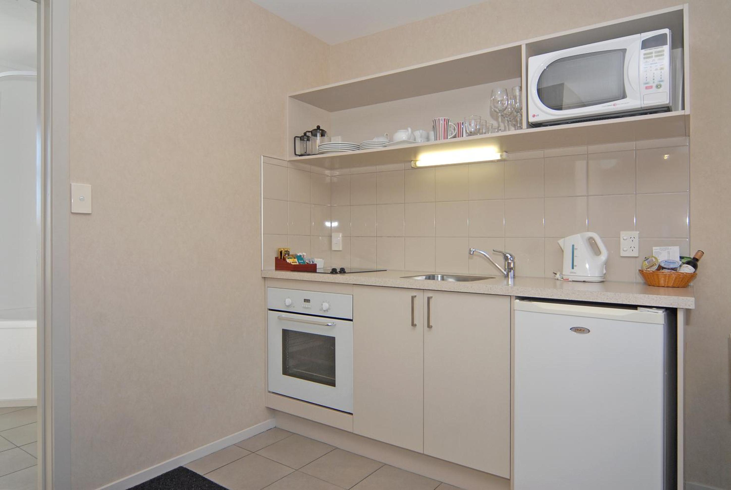 One-Bedroom Apartment - Photo 8