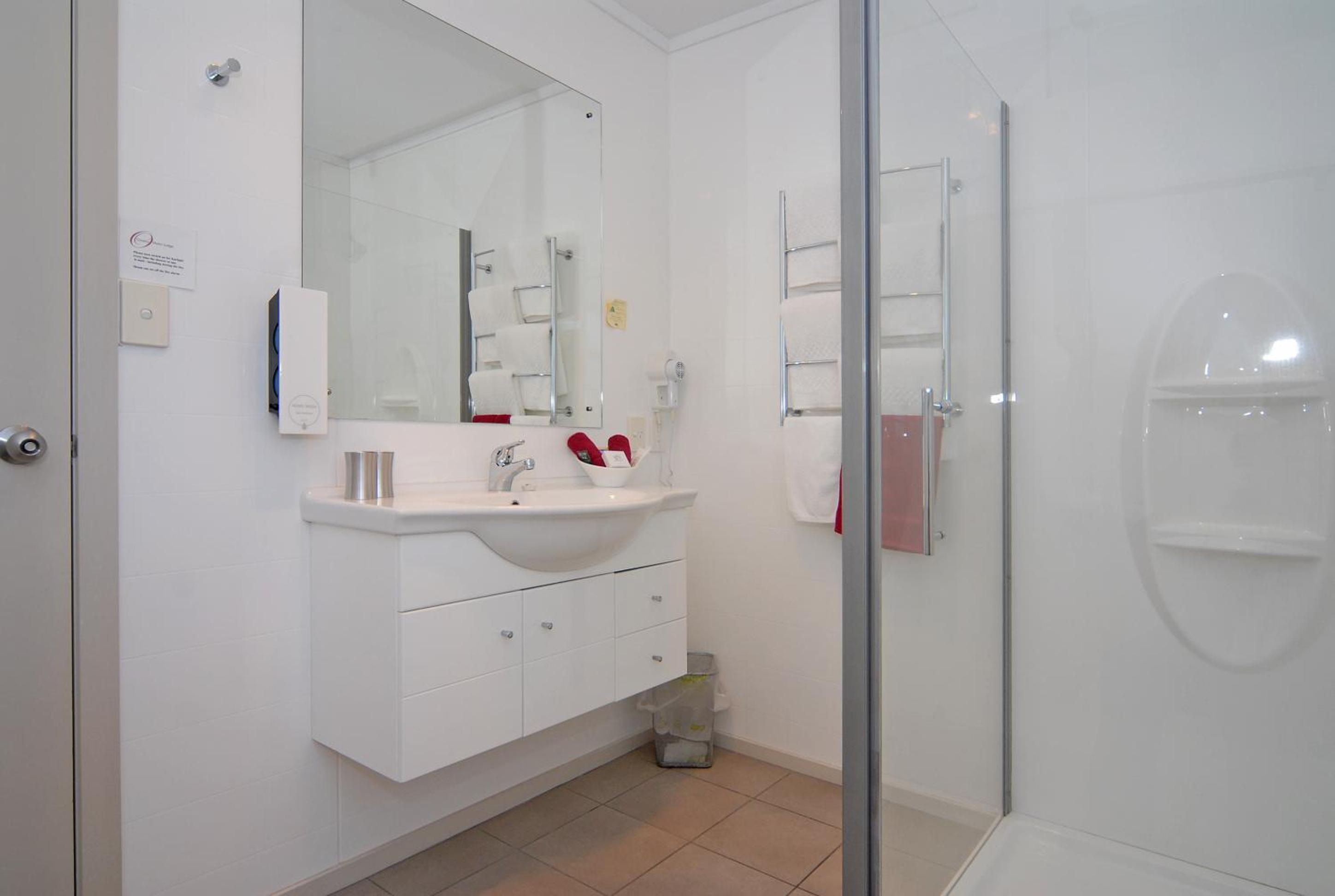 One-Bedroom Apartment - Photo 7