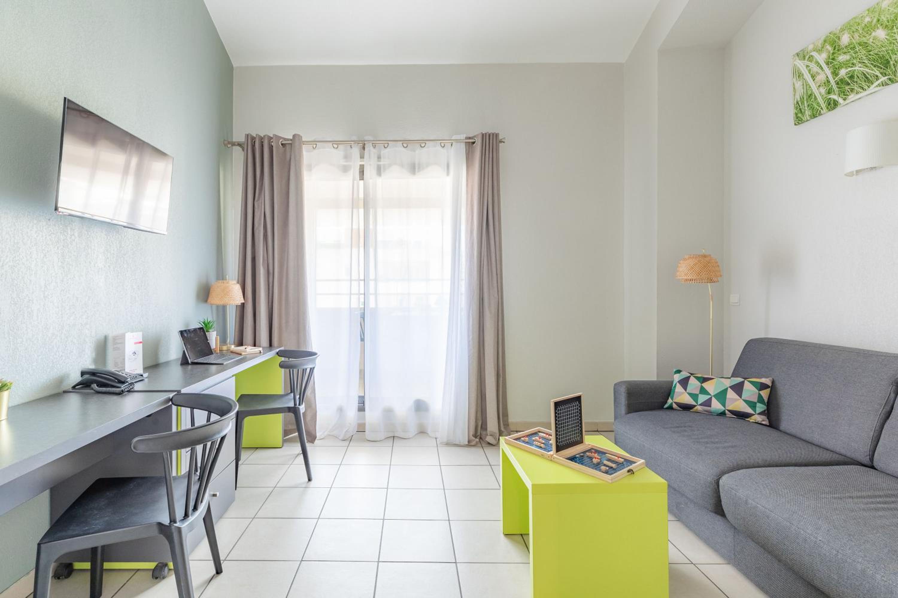 One-Bedroom Apartment - Photo 6