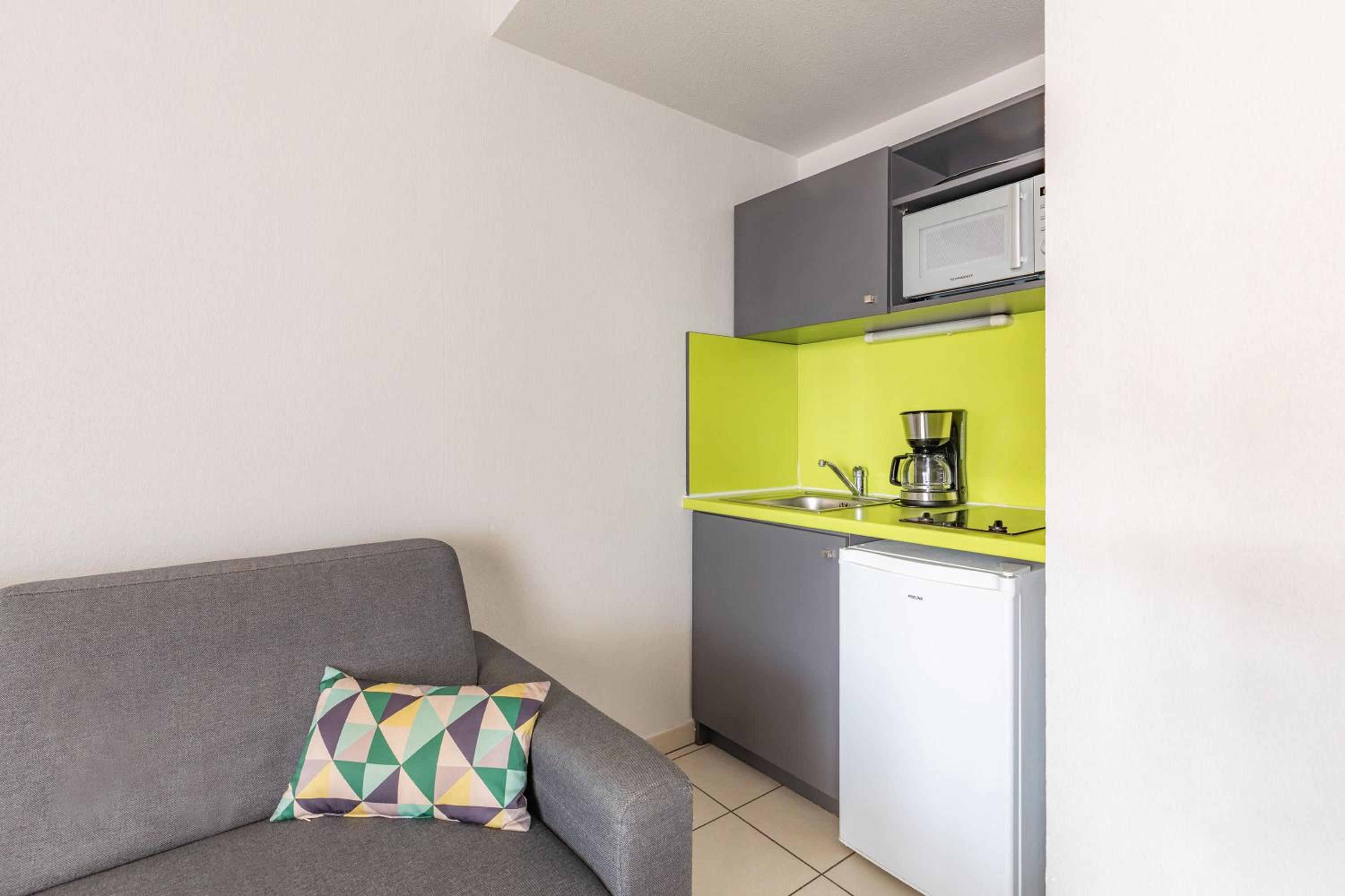 One-Bedroom Apartment - Photo 4