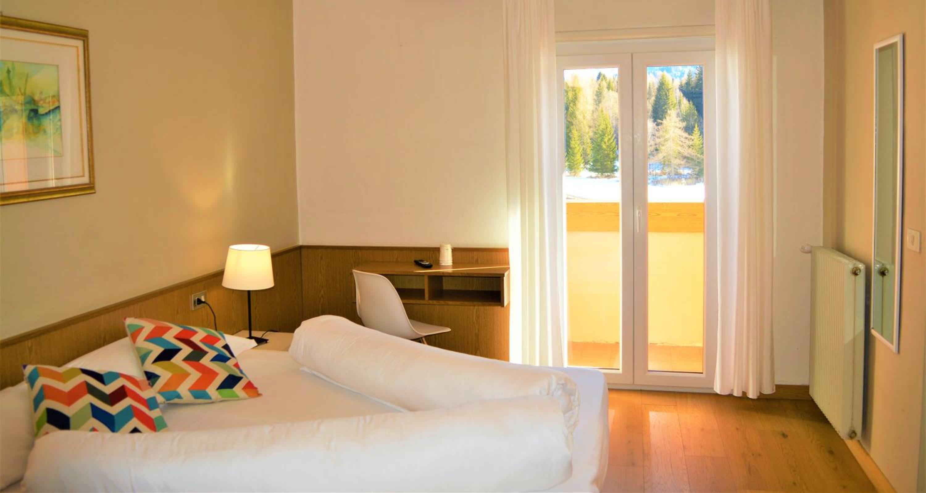 Superior Double or Twin Room with Mountain View photo 1