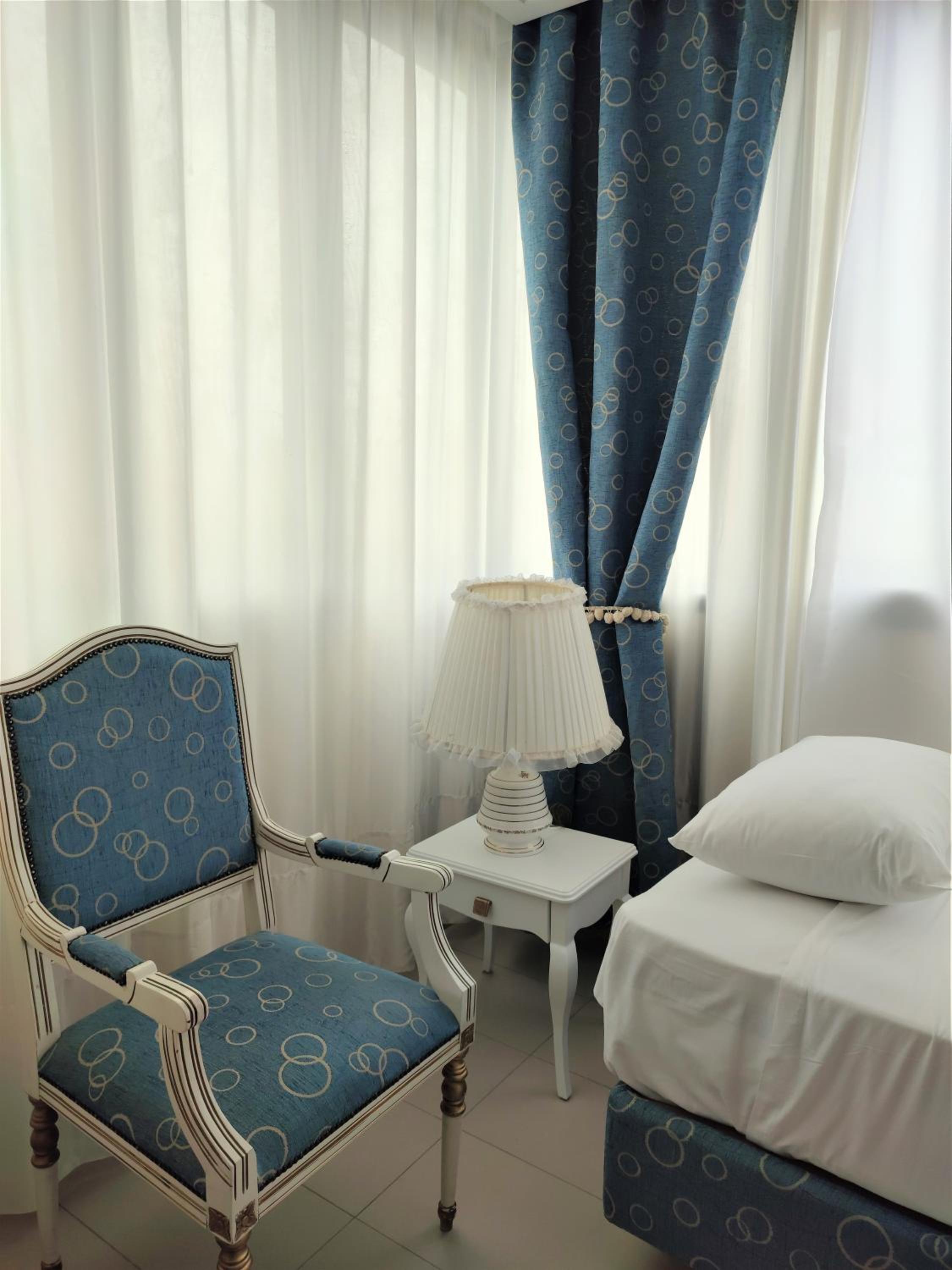 Triple Room with Garden View - Photo 2