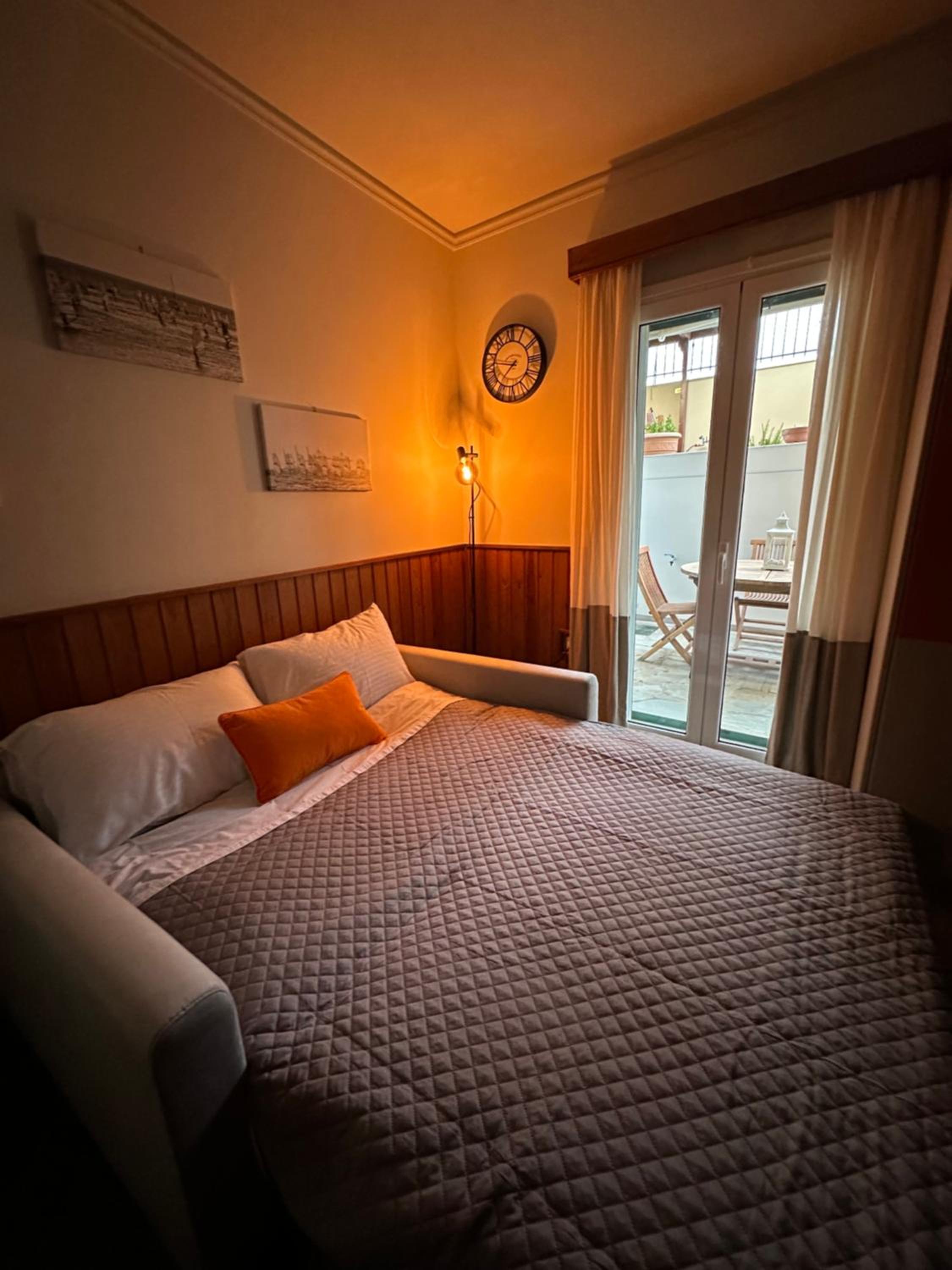 One-Bedroom Apartment