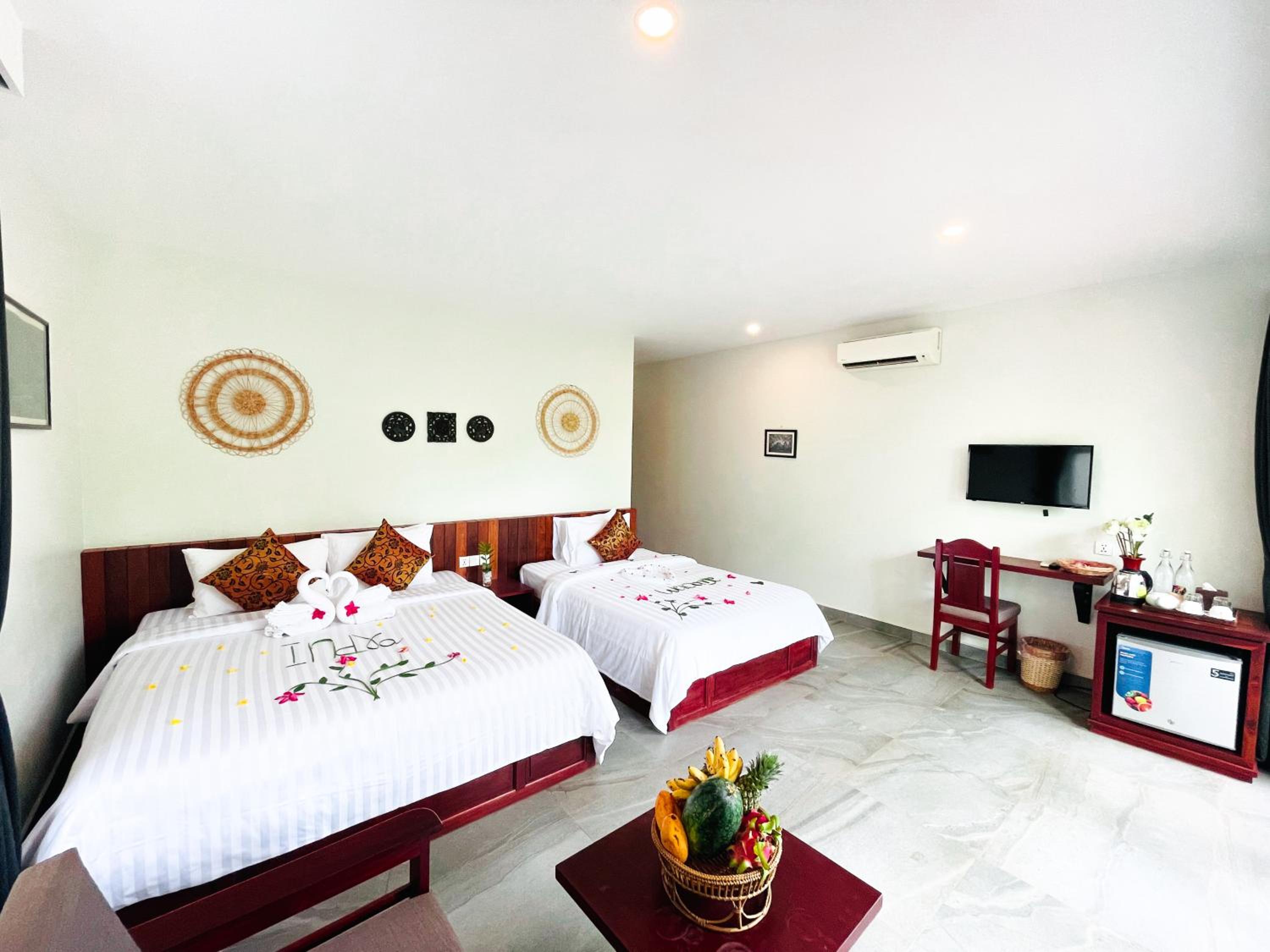 Family Deluxe With Balcony - Free Pick Up  - Photo 1